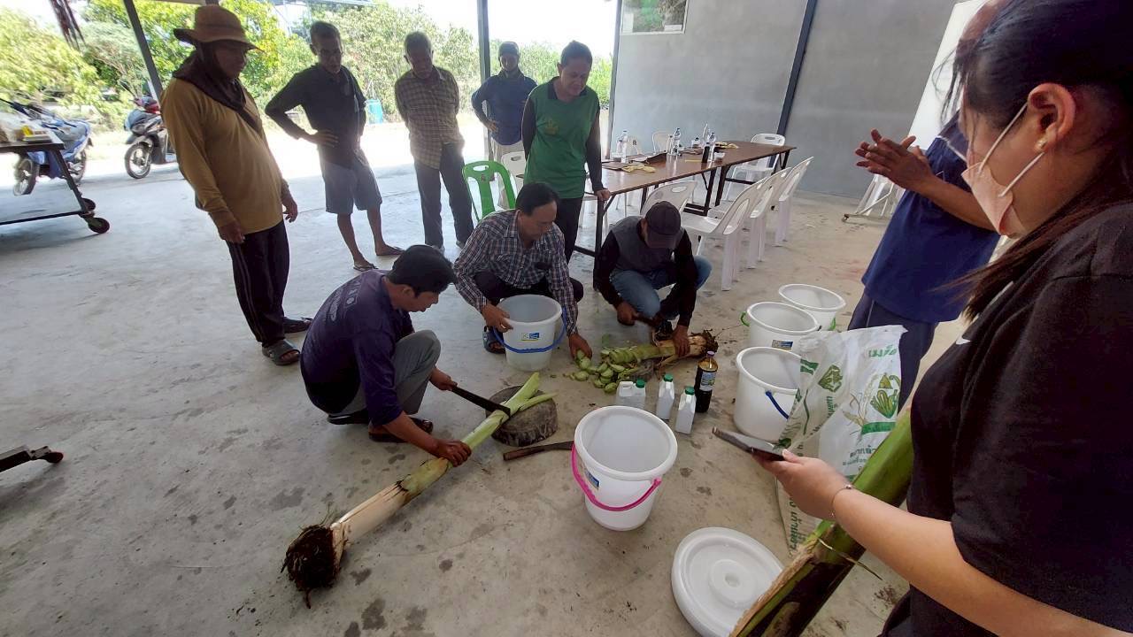 title - ส.ป.ก.พระนครศรีอยุธยา จัดฝึกอบรมโครงการลดการวัสดุเหลือใช้ทางการเกษตรในเขตปฏิรูปที่ดิน  กิจกรรมลดการเผาวัสดุเหลือใช้ ทางการเกษตรในเขตปฏิรูปที่ดิน ปีงบประมาณ พ.ศ. ๒๕๖๙ หลักสูตร แนวทางการลดการเผาไหม้ในเขตปฏิรูปที่ดิน