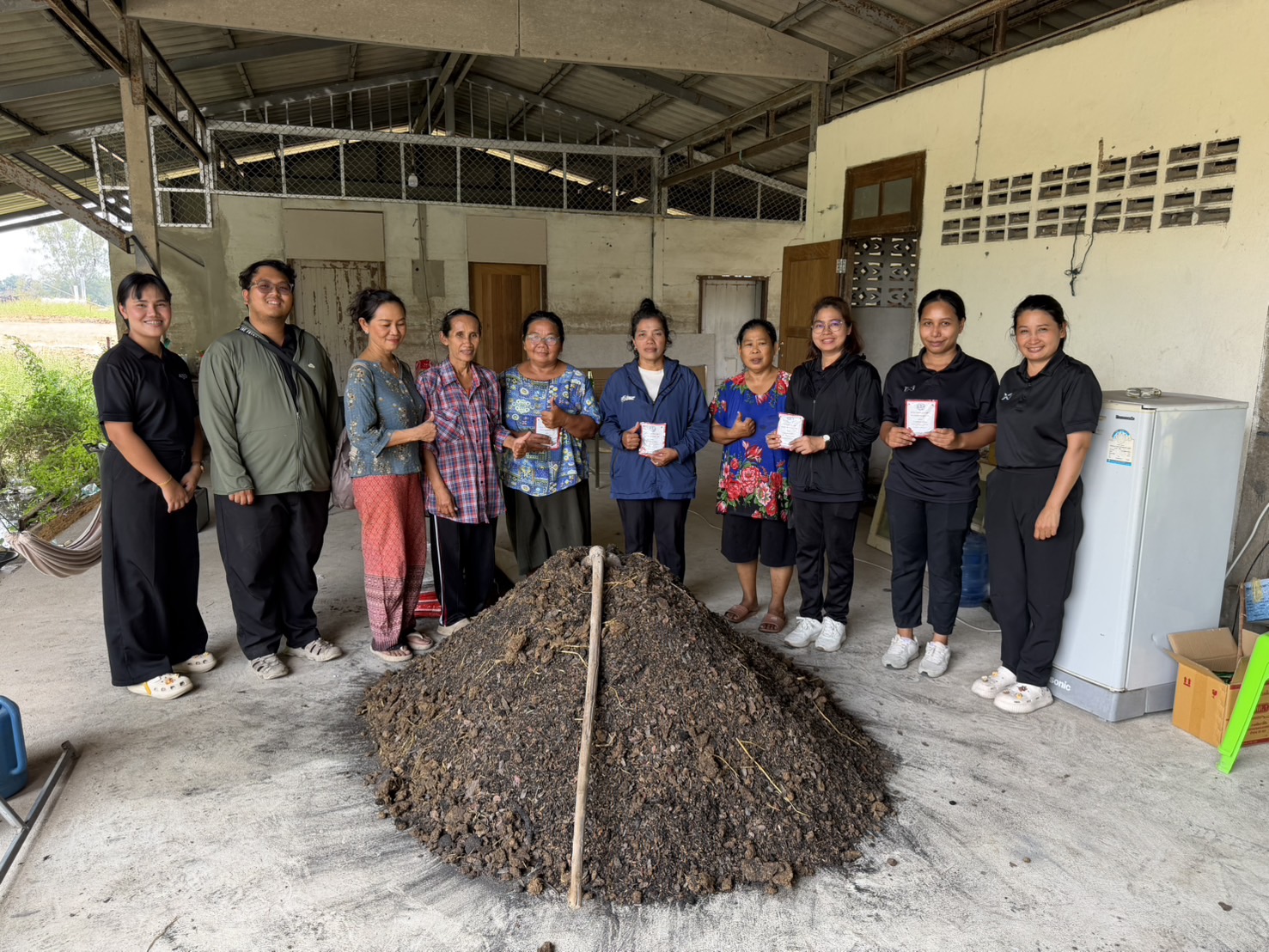 title - ส.ป.ก.พระนครศรีอยุธยา จัดอบรม เกษตรกรภายใต้โครงการระบบส่งเสริมเกษตรแบบแปลงใหญ่ กิจกรรมส่งเสริมการเกษตรแบบแปลงใหญ่ในเขตปฏิรูปที่ดิน ปีงบประมาณ พ.ศ. ๒๕๖๙ หลักสูตรที่ ๗ แนวทางแก้ไขและปรับปรุงบำรุงดินอย่างยั่งยืนเพื่อให้ดินมีความเหมาะสมต่อการเพาะปลูก