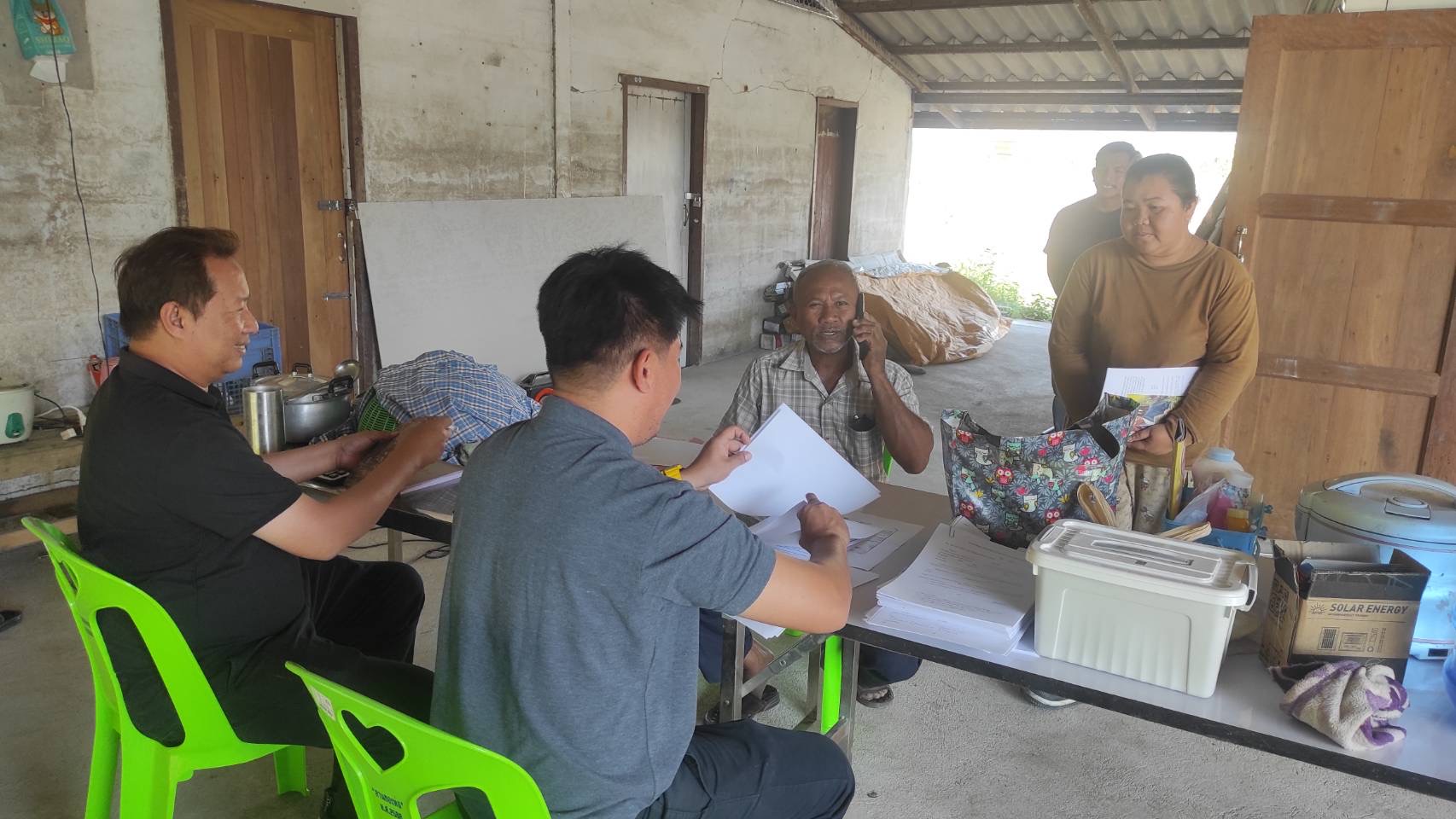 title - ส.ป.ก.พระนครศรีอยุธยา ดำเนินการสนับสนุนสินเชื่อเงินกองทุนการปฏิรูปที่ดินเพื่อเกษตรกรรม เพื่อเป็นแหล่งเงินทุนดอกเบี้ยต่ำ ซื้อปัจจัยการผลิตทางการเกษตร และให้บริการรับชำระค่าเช่าที่ดิน สินเชื่อเงินกองทุนฯเพื่อลดภาระค่าใช้จ่ายในการเดินทางให้กับเกษตรกรในเขตปฏิรูปที่ดิน