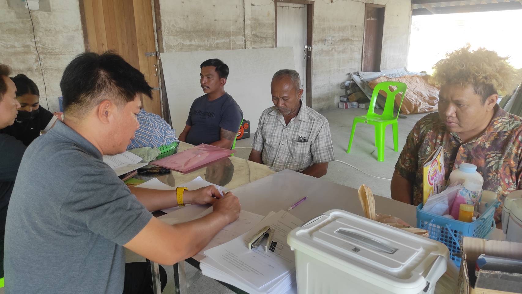 title - ส.ป.ก.พระนครศรีอยุธยา ดำเนินการสนับสนุนสินเชื่อเงินกองทุนการปฏิรูปที่ดินเพื่อเกษตรกรรม เพื่อเป็นแหล่งเงินทุนดอกเบี้ยต่ำ ซื้อปัจจัยการผลิตทางการเกษตร และให้บริการรับชำระค่าเช่าที่ดิน สินเชื่อเงินกองทุนฯเพื่อลดภาระค่าใช้จ่ายในการเดินทางให้กับเกษตรกรในเขตปฏิรูปที่ดิน