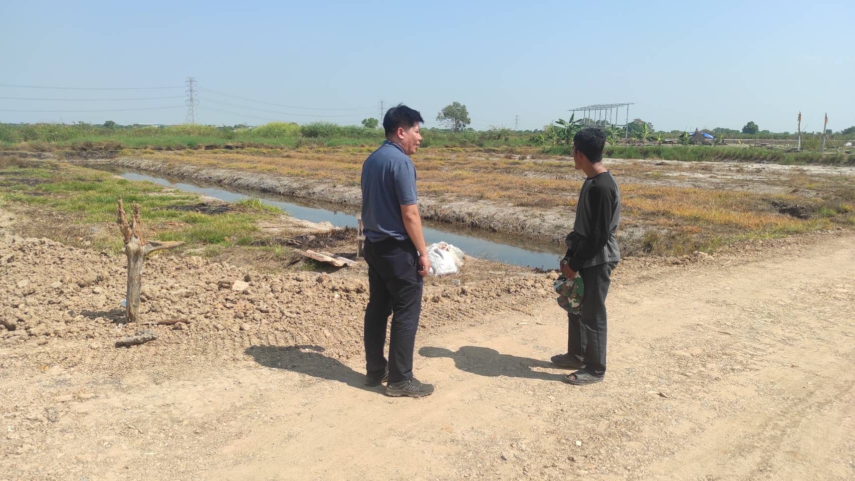 title - ส.ป.ก.พระนครศรีอยุธยา ดำเนินการสนับสนุนสินเชื่อเงินกองทุนการปฏิรูปที่ดินเพื่อเกษตรกรรม เพื่อเป็นแหล่งเงินทุนดอกเบี้ยต่ำ ซื้อปัจจัยการผลิตทางการเกษตร และให้บริการรับชำระค่าเช่าที่ดิน สินเชื่อเงินกองทุนฯเพื่อลดภาระค่าใช้จ่ายในการเดินทางให้กับเกษตรกรในเขตปฏิรูปที่ดิน