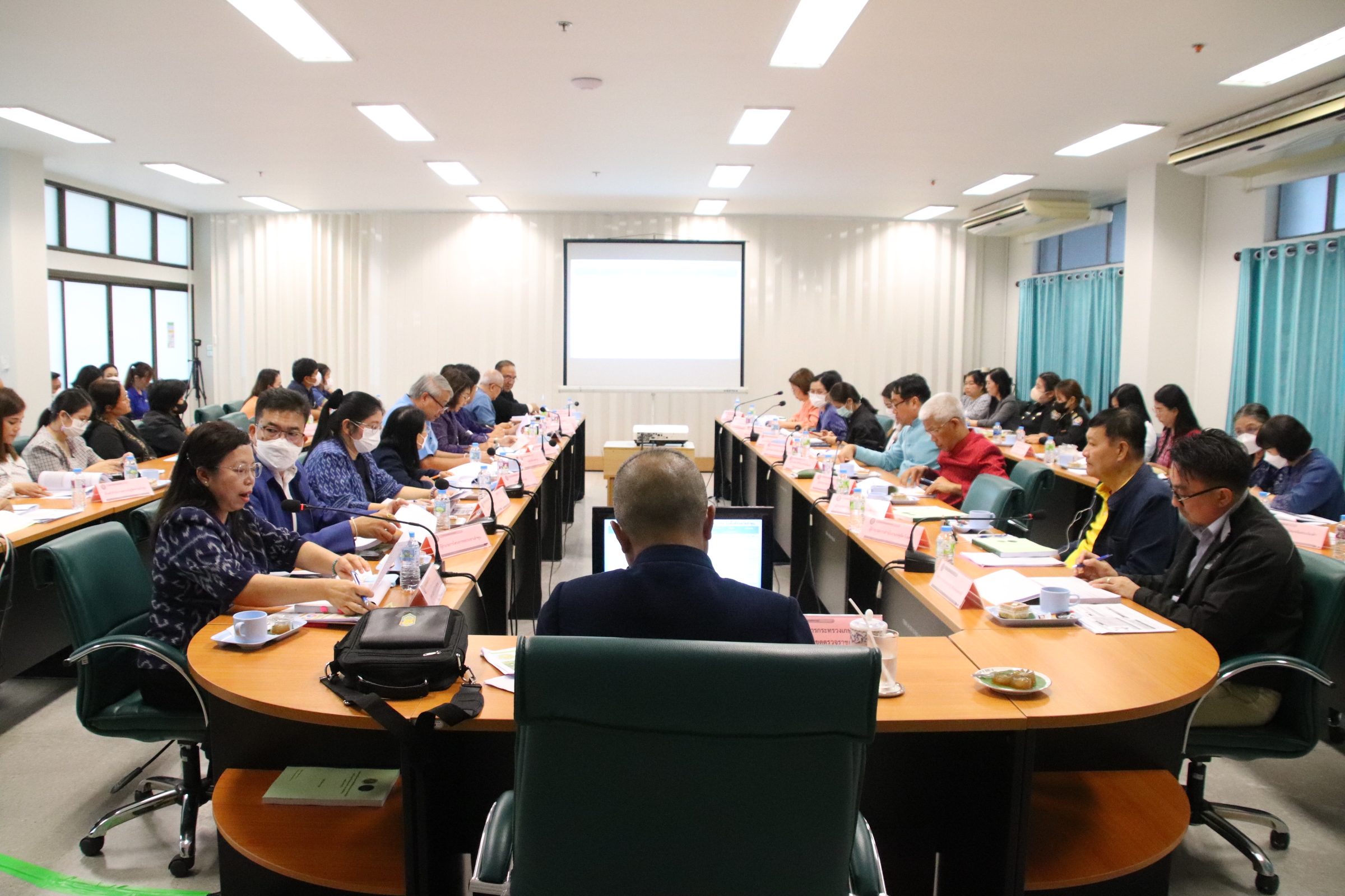 ผู้ตรวจราชการ ส.ป.ก. (เขต 15, 16, 17) ร่วมประชุมติดตามผลการดำเนินงานตามแผนการตรวจราชการและการขับเคลื่อนแบบบูรณาการในพื้นที่ของผู้ตรวจราชการกระทรวงเกษตรและสหกรณ์ ประจำปีงบประมาณ พ.ศ. 2566 รอบที่ 2 เขตตรวจราชการที่ 15 จังหวัดลำพูน