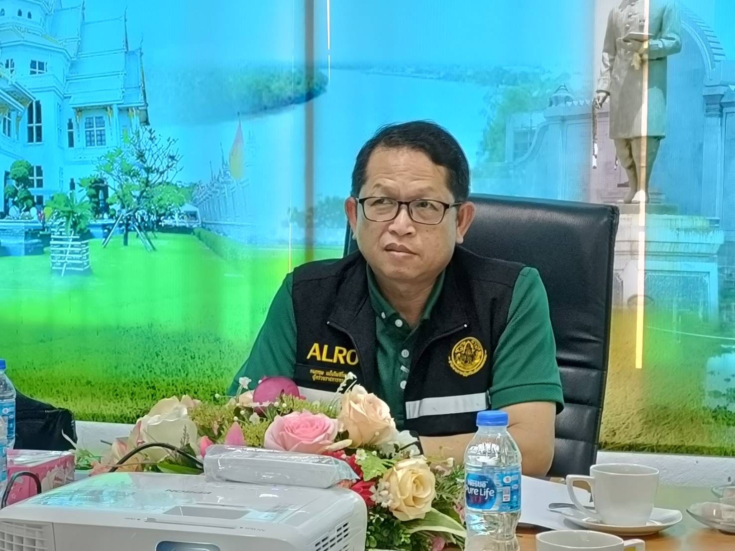ผู้ตรวจราชการ ส.ป.ก. (เขตตรวจราชการที่ 1, 2, 8 ) ประชุมติดตามความก้าวหน้าผลการดำเนินงานตามแผนการตรวจราชการของ ส.ป.ก. ประจำปีงบประมาณ พ.ศ. 2567 รอบที่ 1 เขตตรวจราชการที่ 8 จังหวัดฉะเชิงเทรา  และร่วมประชุมมอบนโยบายการจัดที่ดินในเขตปฏิรูปที่ดิน ณ ห้องประชุม ส.ป.ก.ฉะเชิงเทรา ผ่านระบบการประชุมทางไกลออนไลน์ Application Zoom Meeting (ข่าวแชร์)