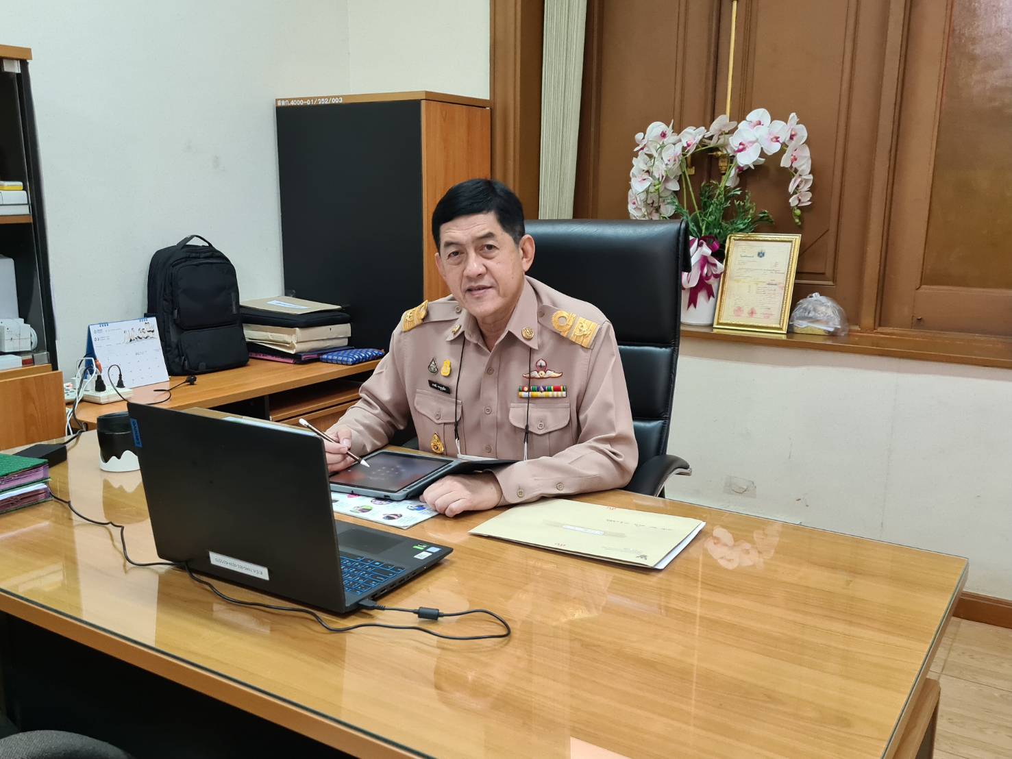 หัวหน้าผู้ตรวจราชการ ส.ป.ก. เข้าร่วมการประชุมตรวจติดตามการปฏิบัติราชการของส่วนราชการในสังกัดกระทรวงเกษตรและสหกรณ์ ตามแผนการตรวจราชการและการขับเคลื่อนแบบบูรณาการในพื้นที่ของผู้ตรวจราชการกระทรวงเกษตรและสหกรณ์ (นายพีรพันธ์ คอทอง) ประจำปีงบประมาณ พ.ศ. 2566 รอบที่ 1 เขตตรวจราชการที่ 8 (จังหวัดชลบุรี ฉะเชิงเทรา และระยอง)