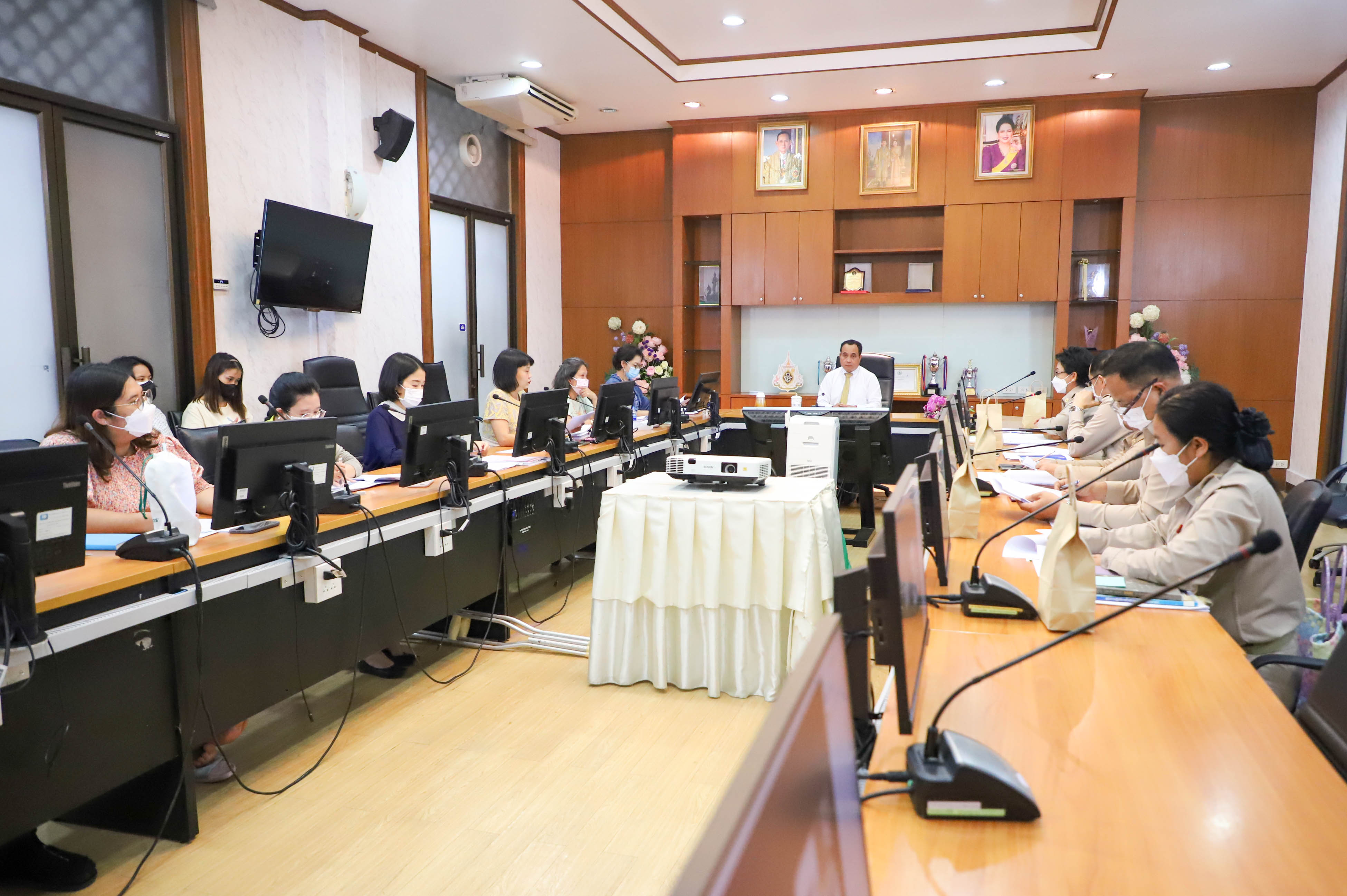 ส.ป.ก. ประชุมหารือเพื่อพิจารณาหลักเกณฑ์การดำเนินงานกรณีที่พักสงฆ์ สำนักสงฆ์ วัด และสถานปฏิบัติธรรม เข้าใช้ที่ดินในเขตปฏิรูปที่ดินโดยยังไม่ได้รับอนุญาต