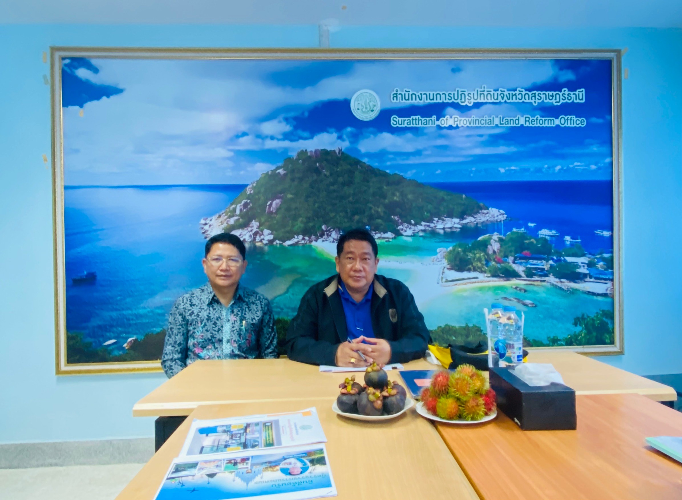 ผู้ตรวจราชการ ส.ป.ก. ประชุมตรวจติดตามการดำเนินงาน ปีงบประมาณ พ.ศ. 2566 รอบที่ 2 เขต 5 จังหวัดสุราษฎร์ธานี (ข่าวแชร์)