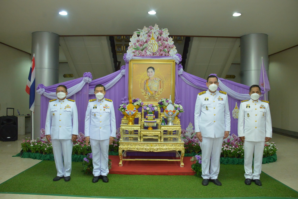 เลขาธิการ ส.ป.ก. วางพานพุ่ม ลงนามถวายพระพร สมเด็จพระนางเจ้าฯ พระบรมราชินี เนื่องในโอกาสวันเฉลิมพระชนมพรรษา 3 มิถุนายน 2565 (ข่าวแชร์)