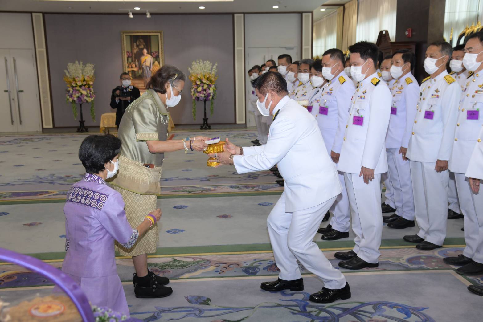 เลขาธิการ ส.ป.ก. ร่วมคณะผู้บริหารระดับสูงของกระทรวงเกษตรและสหกรณ์ เฝ้าฯ ทูลเกล้าฯ ถวายเงินบำรุงสภากาชาดไทย แด่สมเด็จพระกนิษฐาธิราชเจ้า กรมสมเด็จพระเทพรัตนราชสุดา ฯ สยามบรมราชกุมารี (ข่าวแชร์)