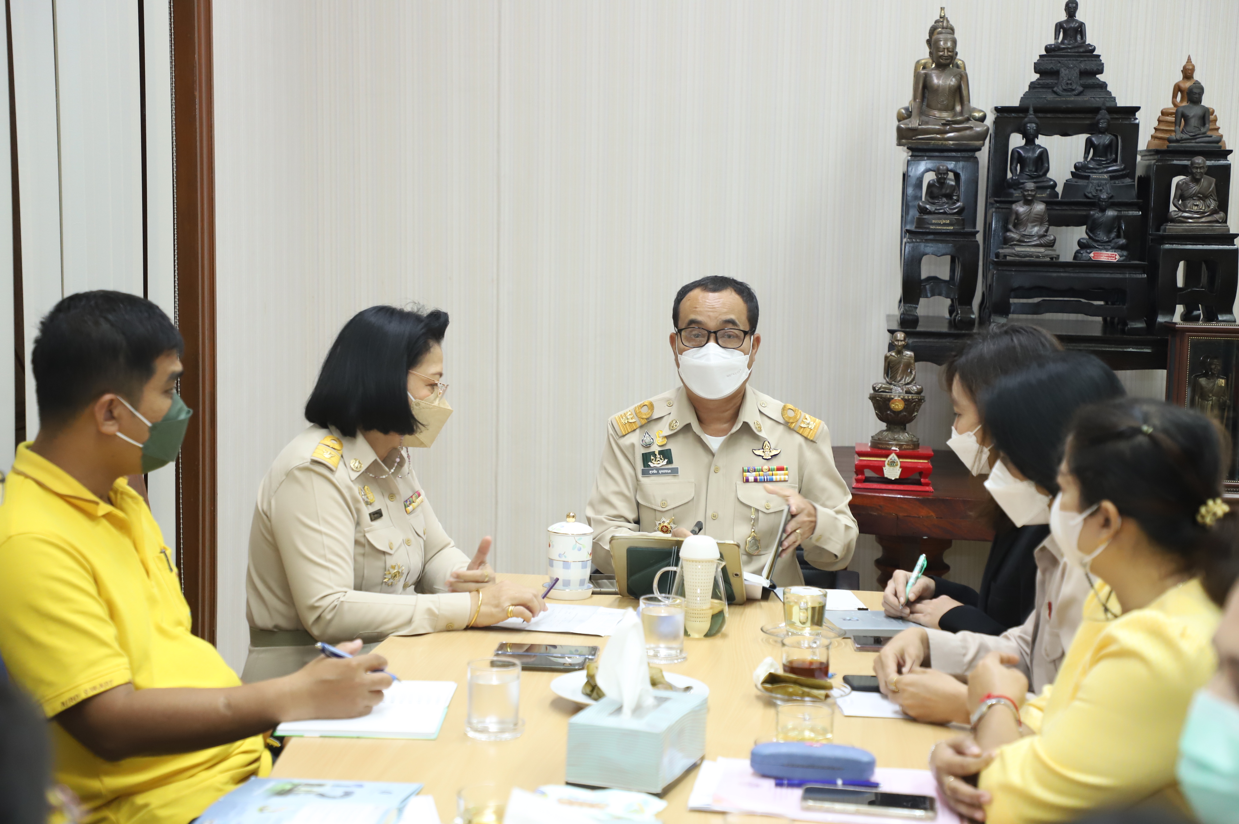รองเลขาธิการ ส.ป.ก. ประชุมมอบนโยบาย สำนักบริหารกลาง