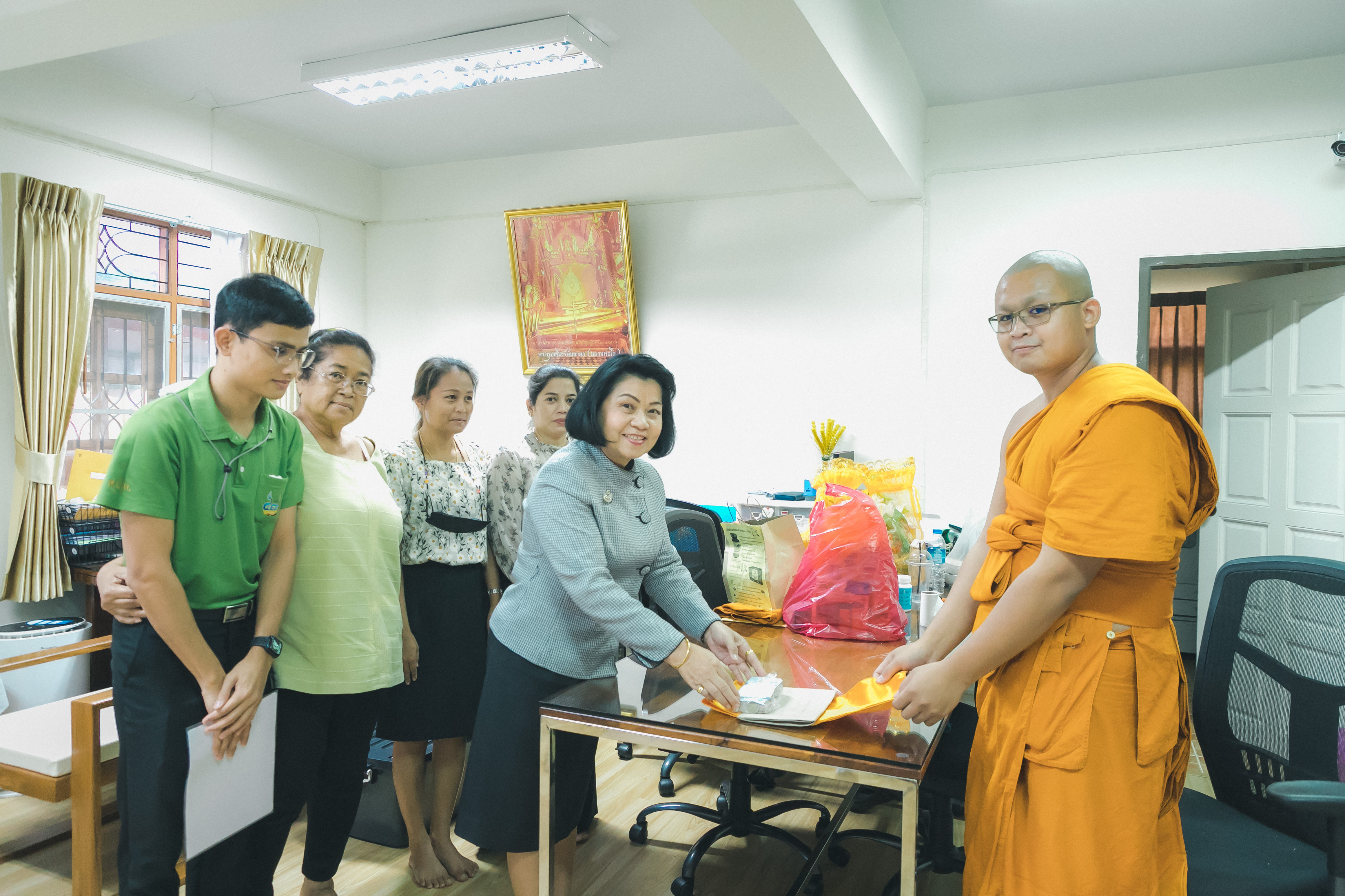 ส.ป.ก. ถวายพระกุศลเนื่องในการถวายกฐินพระราชทาน สำนักงานการปฏิรูปที่ดินเพื่อเกษตรกรรม ประจำปี 2565