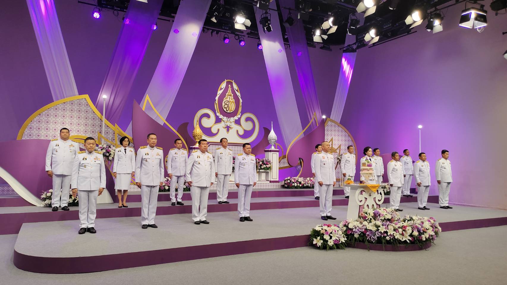 ส.ป.ก. ร่วมคณะ กษ. บันทึกเทปถวายพระพรสมเด็จพระนางเจ้าฯ พระบรมราชินี เนื่องในโอกาสวันเฉลิมพระชนมพรรษา 45 พรรษา
