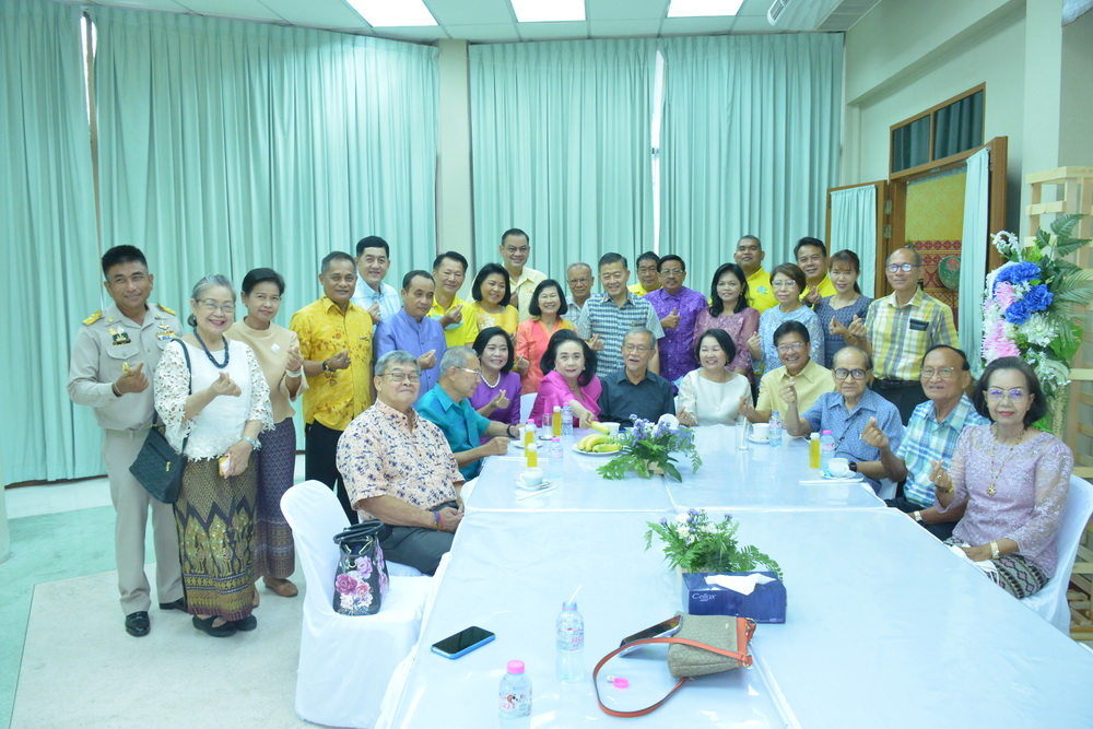 ชมรมผู้สูงอายุ ส.ป.ก. จัดพิธีทำบุญอุทิศส่วนกุศลให้ข้าราชการ/เจ้าหน้าที่ ส.ป.ก. ที่ล่วงลับไปแล้ว พร้อมรดน้ำขอพรผู้อาวุโสของ ส.ป.ก. (ข่าวแชร์)