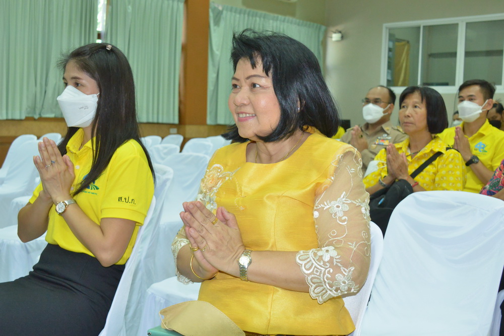 ชมรมผู้สูงอายุ ส.ป.ก. จัดพิธีทำบุญอุทิศส่วนกุศลให้ข้าราชการ/เจ้าหน้าที่ ส.ป.ก. ที่ล่วงลับไปแล้ว พร้อมรดน้ำขอพรผู้อาวุโสของ ส.ป.ก.