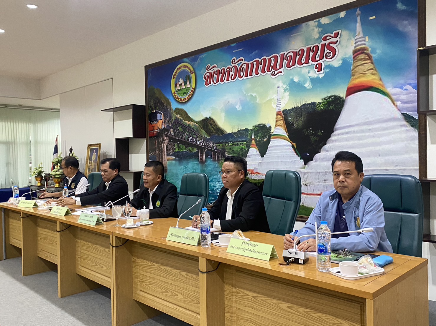 ผู้ตรวจราชการ ส.ป.ก. ร่วมการประชุมตรวจติดตามความก้าวหน้าตามแผนการตรวจราชการ และการขับเคลื่อนแบบบูรณาการในพื้นที่ของผู้ตรวจราชการกระทรวงเกษตรและสหกรณ์ ประจำปีงบประมาณ พ.ศ. 2566 รอบที่ 2 เขตตรวจราชการที่ 3 พร้อมทั้งลงพื้นที่ ณ จังหวัดกาญจนบุรี (ข่าวแชร์)