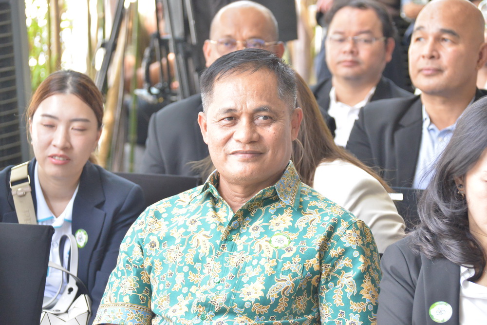 ส.ป.ก. ร่วมเป็นเกียรติในพิธีเปิดงานนิทรรศการ “5 ทศวรรษแห่งการพัฒนาวิชาการเกษตรไทย และการก้าวไปในทศวรรษที่ 6” ณ เฮลิกซ์ การ์เด้น ชั้น 5 ศูนย์การค้าเอ็มควอเทียร์ กรุงเทพฯ  (ข่าวแชร์)