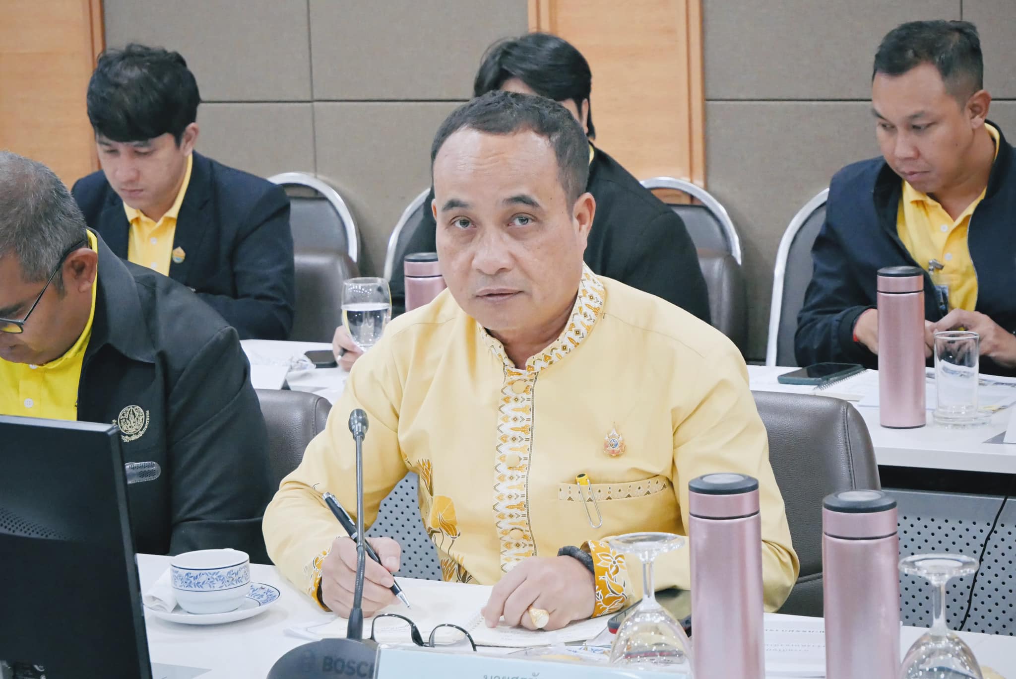 ส.ป.ก. ร่วมประชุมหารือการแก้ไขปัญหาที่ดินทำกินราษฎรในพื้นที่นิคมสร้างตนเองลำน้ำน่าน จ.อุตรดิตถ์ ณ กรมพัฒนาสังคมและสวัสดิการ (ข่าวแชร์)