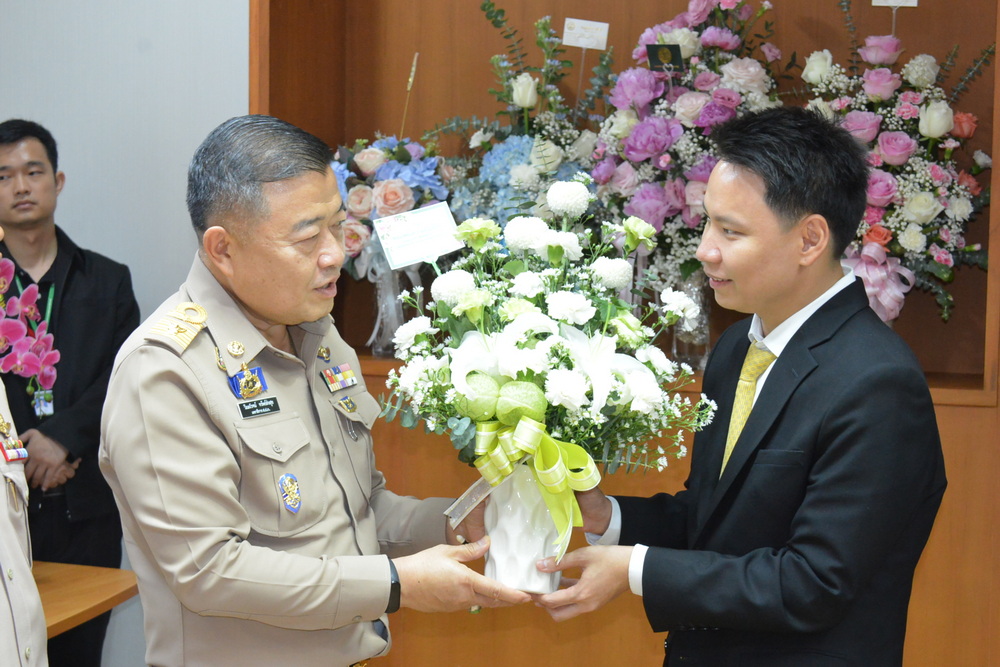 ส.ป.ก.ร่วมแสดงความยินดีกับรัฐมนตรีช่วยว่าการกระทรวงเกษตรและสหกรณ์(นายอรรถกร ศิริลัทธยากร) ในโอกาสเข้ารับตำแหน่งใหม่ (ข่าวแชร์)