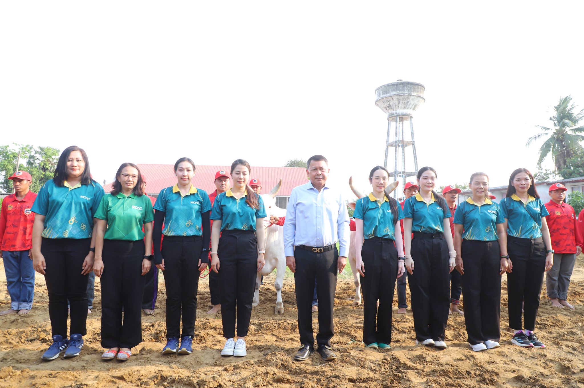 เลขาธิการ ส.ป.ก. ร่วมตรวจเยี่ยมการจัดเตรียมพระโคในพระราชพิธีพืชมงคลจรดพระนังคัลแรกนาขวัญ ประจำปี 2568
