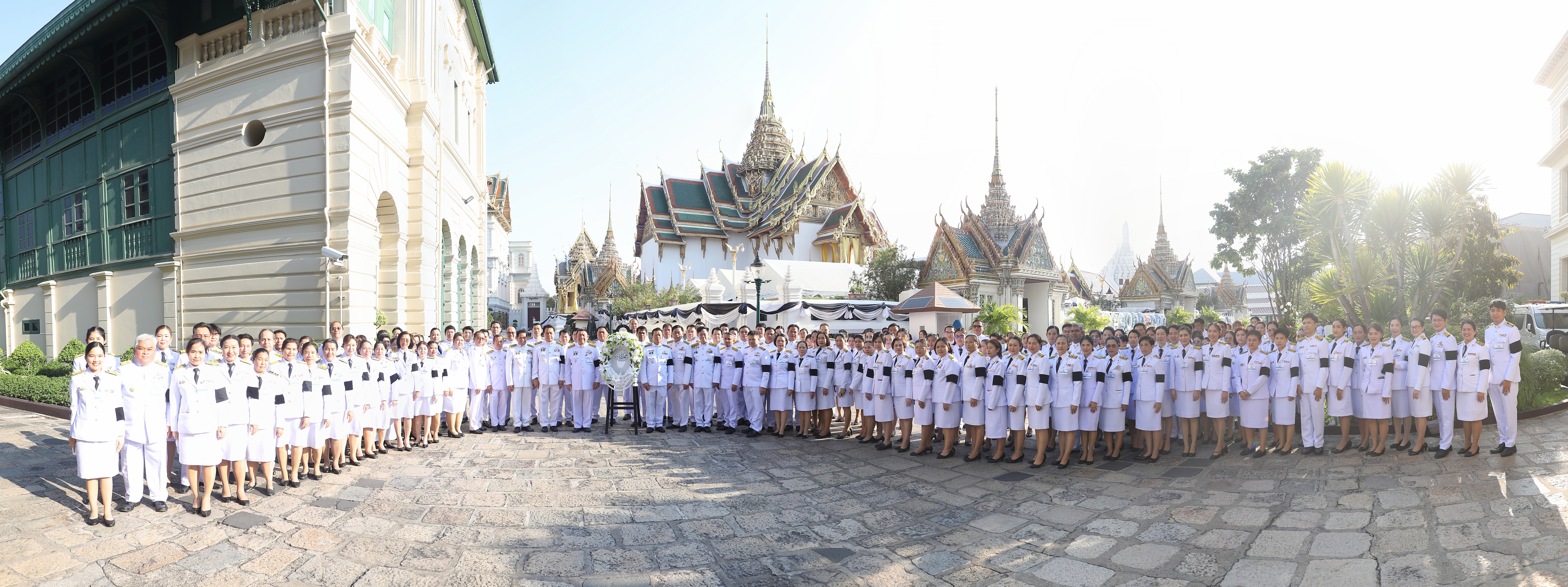 สำนักงานการปฏิรูปที่ดินเพื่อเกษตรกรรม รับพระราชทานพระบรมราชานุญาตให้ร่วมเป็นเจ้าภาพบำเพ็ญกุศลถวายพระบรมศพ สมเด็จพระนางเจ้าสิริกิติ์ พระบรมราชินีนาถ พระบรมราชชนนีพันปีหลวง 