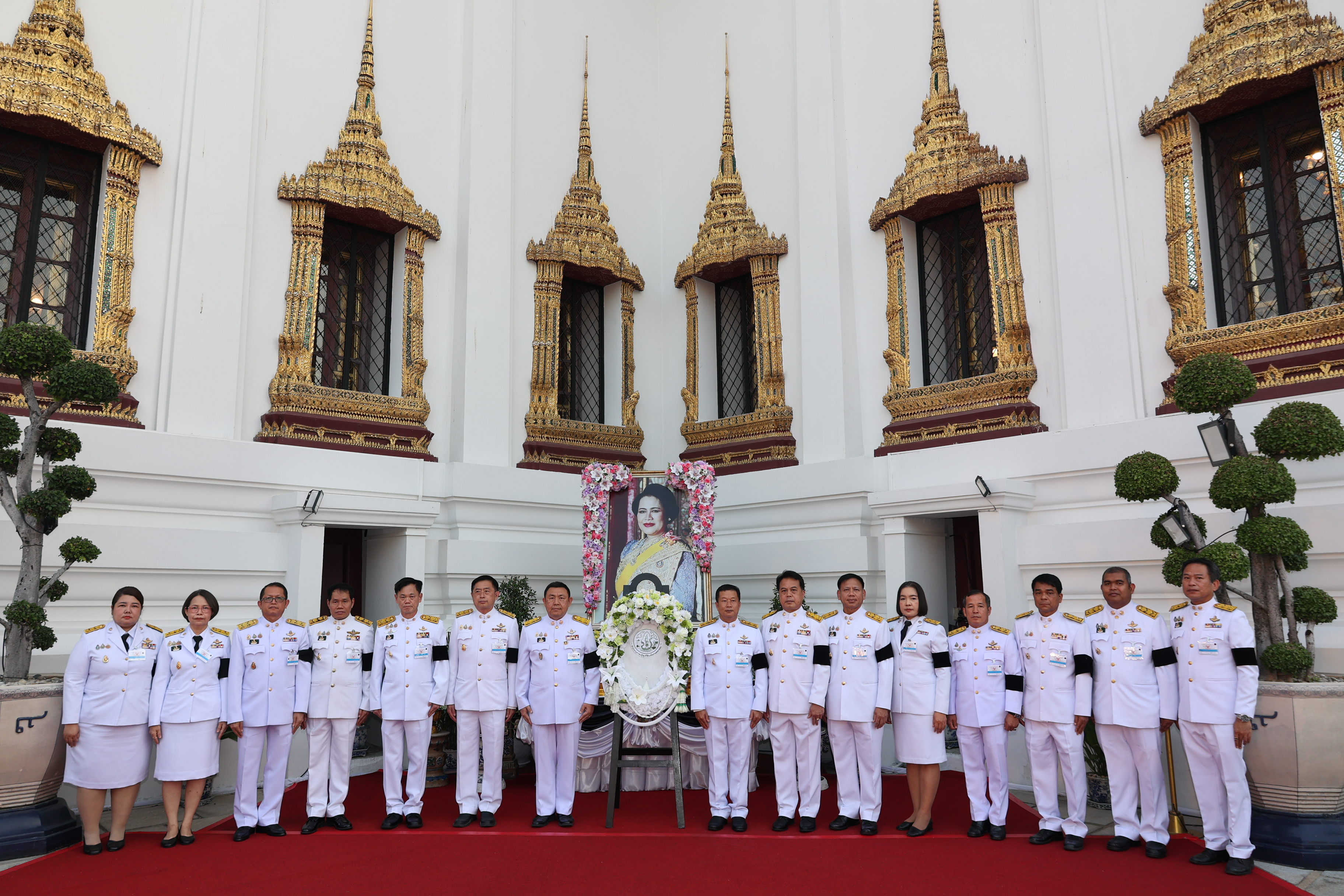 สำนักงานการปฏิรูปที่ดินเพื่อเกษตรกรรม รับพระราชทานพระบรมราชานุญาตให้ร่วมเป็นเจ้าภาพบำเพ็ญกุศลถวายพระบรมศพ สมเด็จพระนางเจ้าสิริกิติ์ พระบรมราชินีนาถ พระบรมราชชนนีพันปีหลวง (Re-post) (ข่าวแชร์)