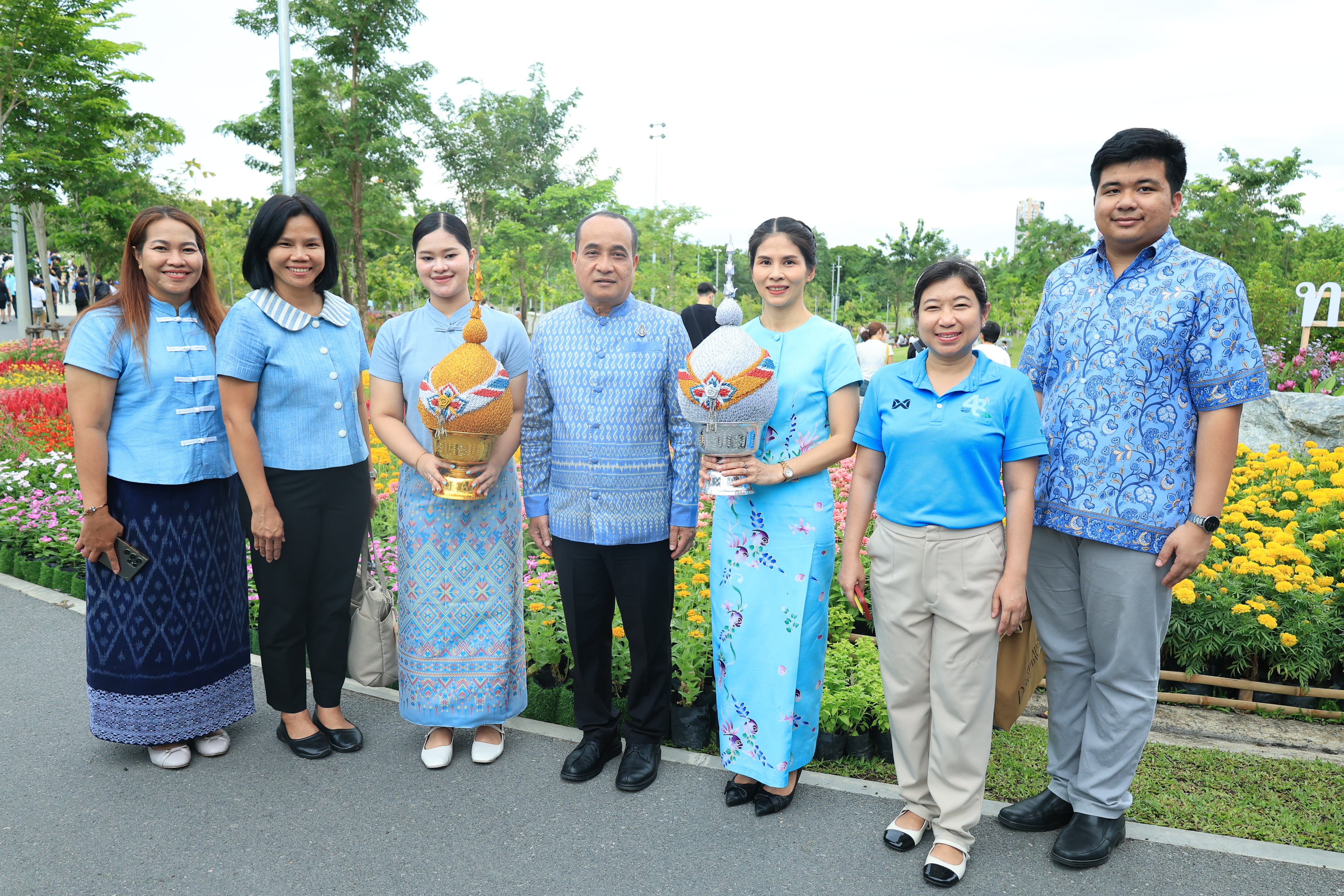 ส.ป.ก. ร่วมพิธีวางพานพุ่มและจุดเทียนชัยถวายพระพร เฉลิมพระเกียรติสมเด็จพระนางเจ้าสิริกิติ์ พระบรมราชินีนาถ พระบรมราชชนนีพันปีหลวง เนื่องในโอกาสวันเฉลิมพระชนมพรรษา 12 สิงหาคม 2568 (ข่าวแชร์)