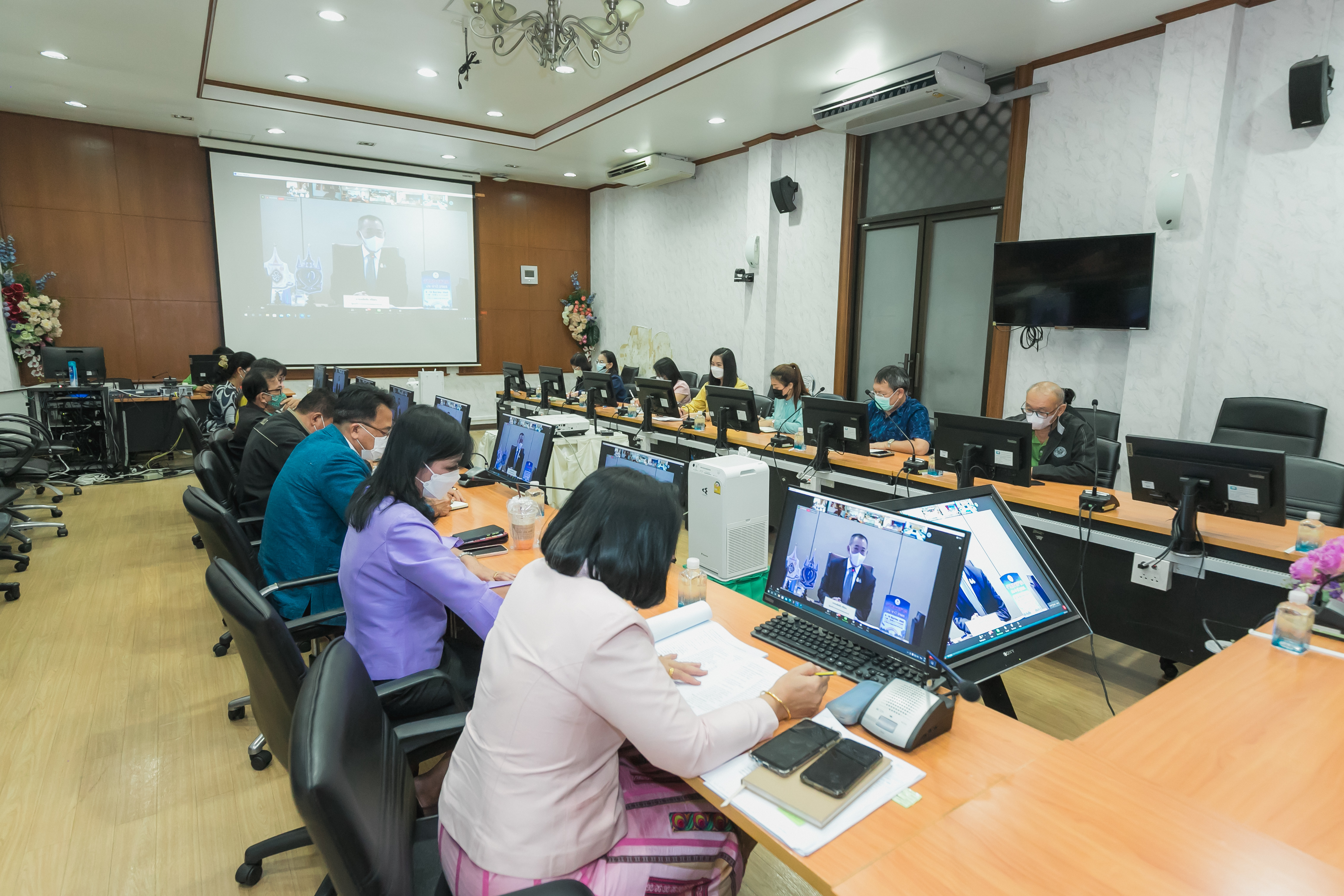 ส.ป.ก. ร่วมรับฟังการมอบนโยบายผู้บริหารเพื่อขับเคลื่อนงานกระทรวงเกษตรและสหกรณ์ ประจำปีงบประมาณ พ.ศ. 2566  (ข่าวแชร์)