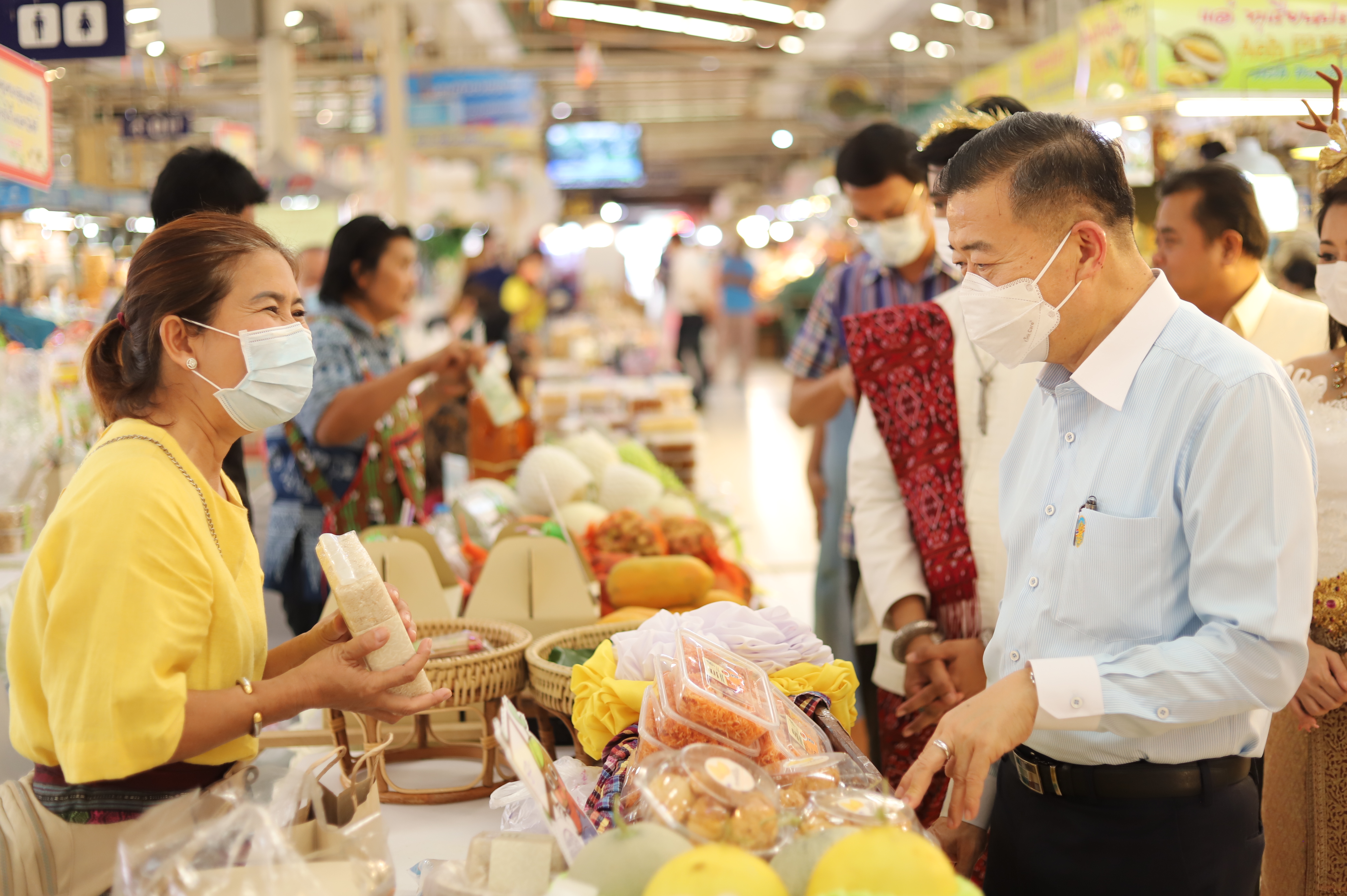 เลขาธิการ ส.ป.ก. ตรวจเยี่ยมกิจกรรม ส.ป.ก. และ อ.ต.ก. ร่วมใจ ส่งความสุขปีใหม่ให้เกษตรกรและประชาชน (ข่าวแชร์)