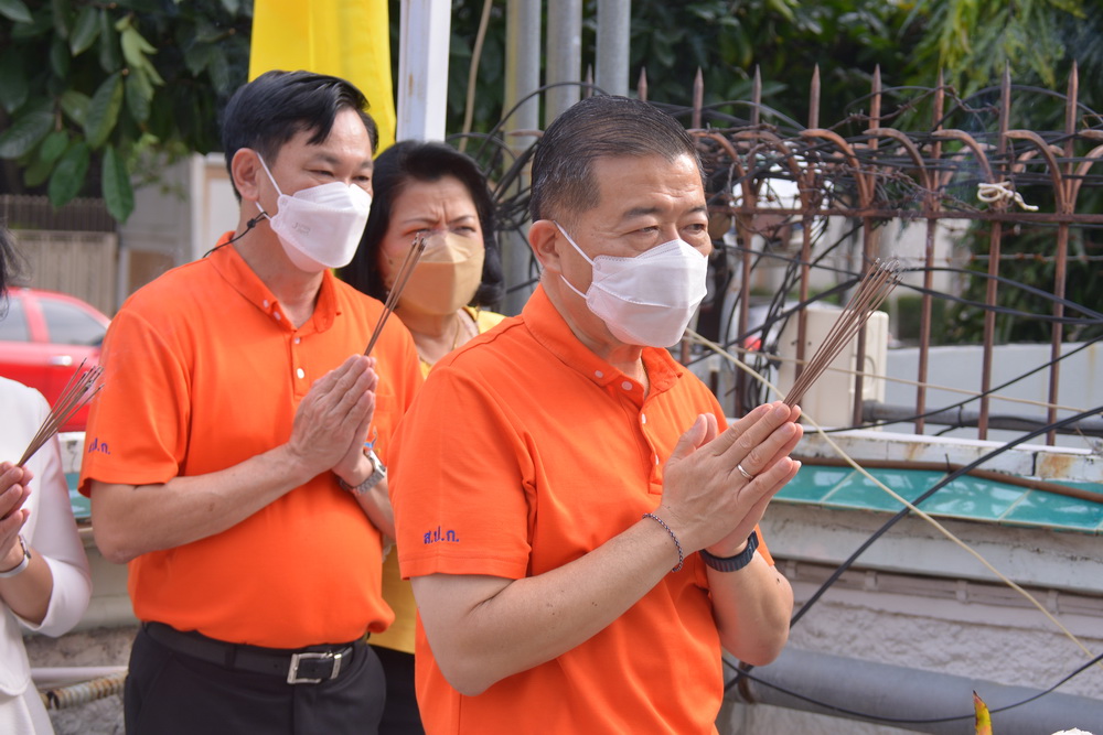 เลขาธิการ ส.ป.ก. เข้าสักการะสิ่งศักดิ์สิทธิ์ ณ ส.ป.ก.ถนนประดิพัทธ์