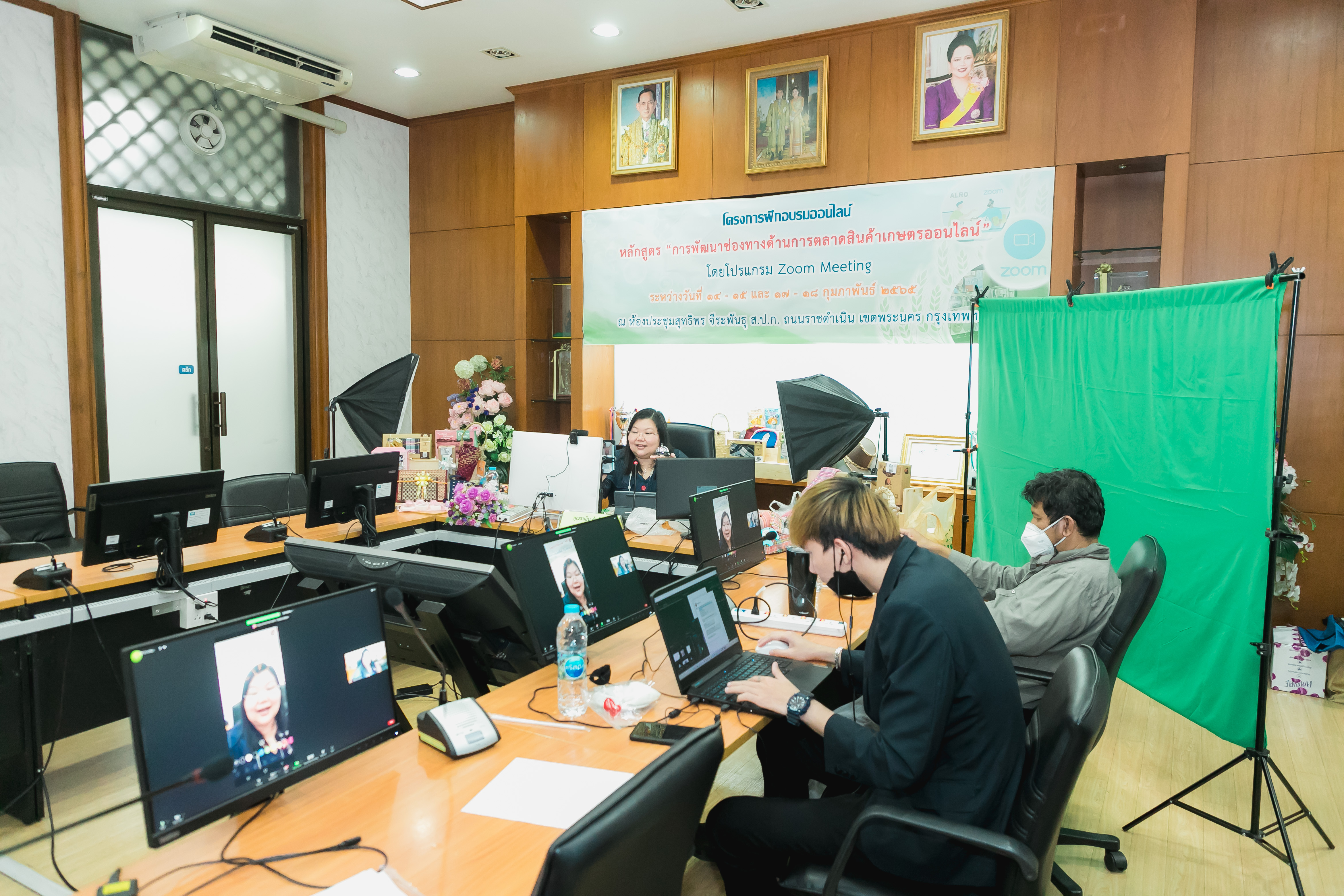 เข้มข้น! สำนักพัฒนาและถ่ายทอดเทคโนโลยี จัดโครงการฝึกอบรมออนไลน์ หลักสูตรการพัฒนาช่องทางด้านการตลาดสินค้าเกษตรออนไลน์ รุ่นที่ 2  (ข่าวแชร์)