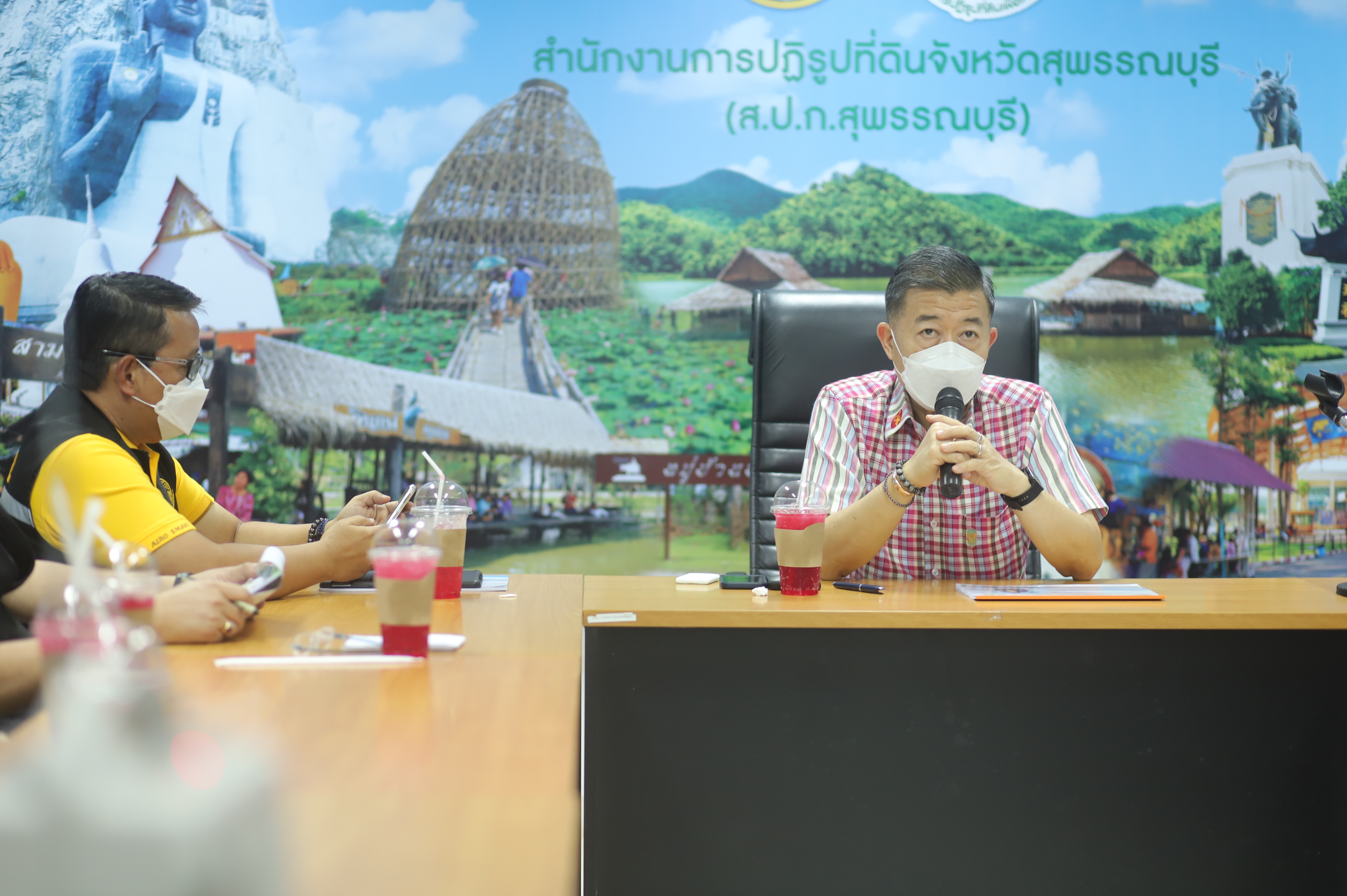 เลขาธิการ ส.ป.ก. ตรวจเยี่ยม สำนักงานการปฏิรูปที่ดินจังหวัดสุพรรณบุรี (ข่าวแชร์)