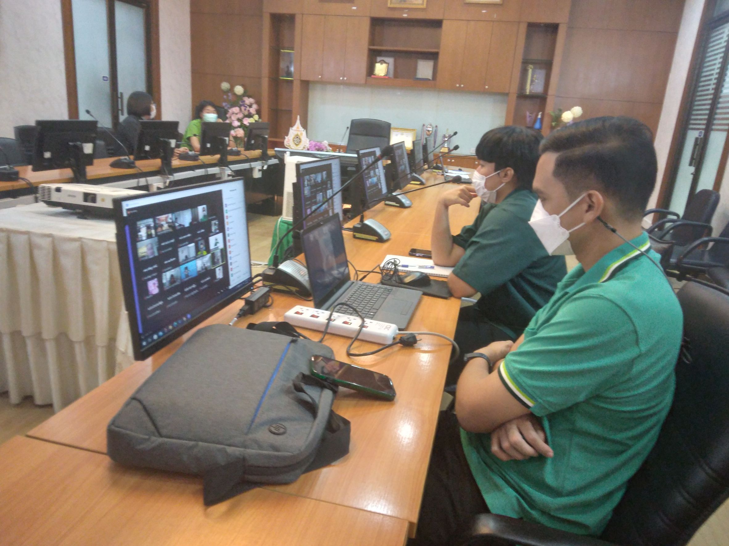 กองการเจ้าหน้าที่ร่วมกับสำนักบริหารกลาง จัดกิจกรรมการฝึกอบรมทำคลิปวีดีโอ โครงการประกวดจัดทำสื่อคุณธรรมในการป้องกันการทุจริต ไม่ยอม ไม่ทน ไม่เฉย ในรูปแบบ Digital ณ ห้องประชุม สุทธิพร จีระพันธุ (ข่าวแชร์)