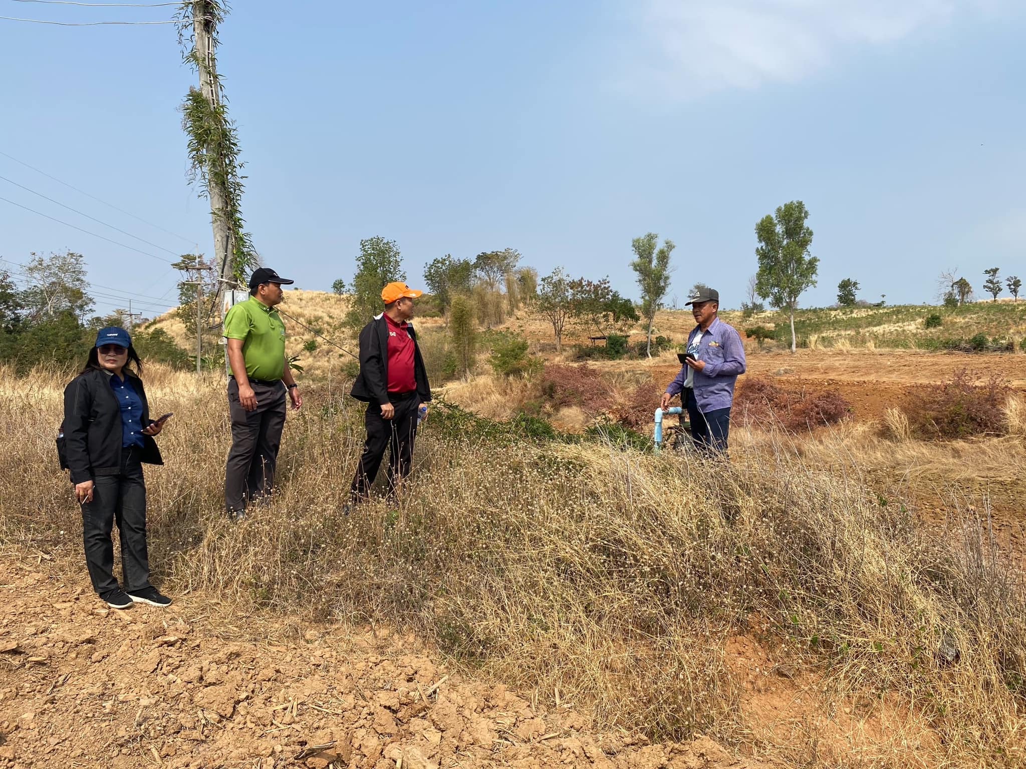รองเลขาธิการ ส.ป.ก. ลงพื้นที่แปลงขยายผลโครงการธนาคารอาหารชุมชน (เกษตรวิชญา) จ.เพชรบูรณ์ (ข่าวแชร์)