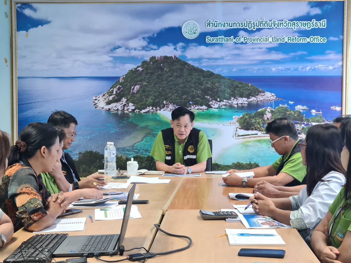   ผู้ตรวจราชการกรม (ส.ป.ก.) ประชุมติดตามผลการดำเนินงานตามแผนการตรวจราชการของ ส.ป.ก. ประจำปีงบประมาณ พ.ศ. 2567 รอบที่ 1 เขตตรวจราชการที่ 5 (จังหวัดสุราษฎร์ธานี)