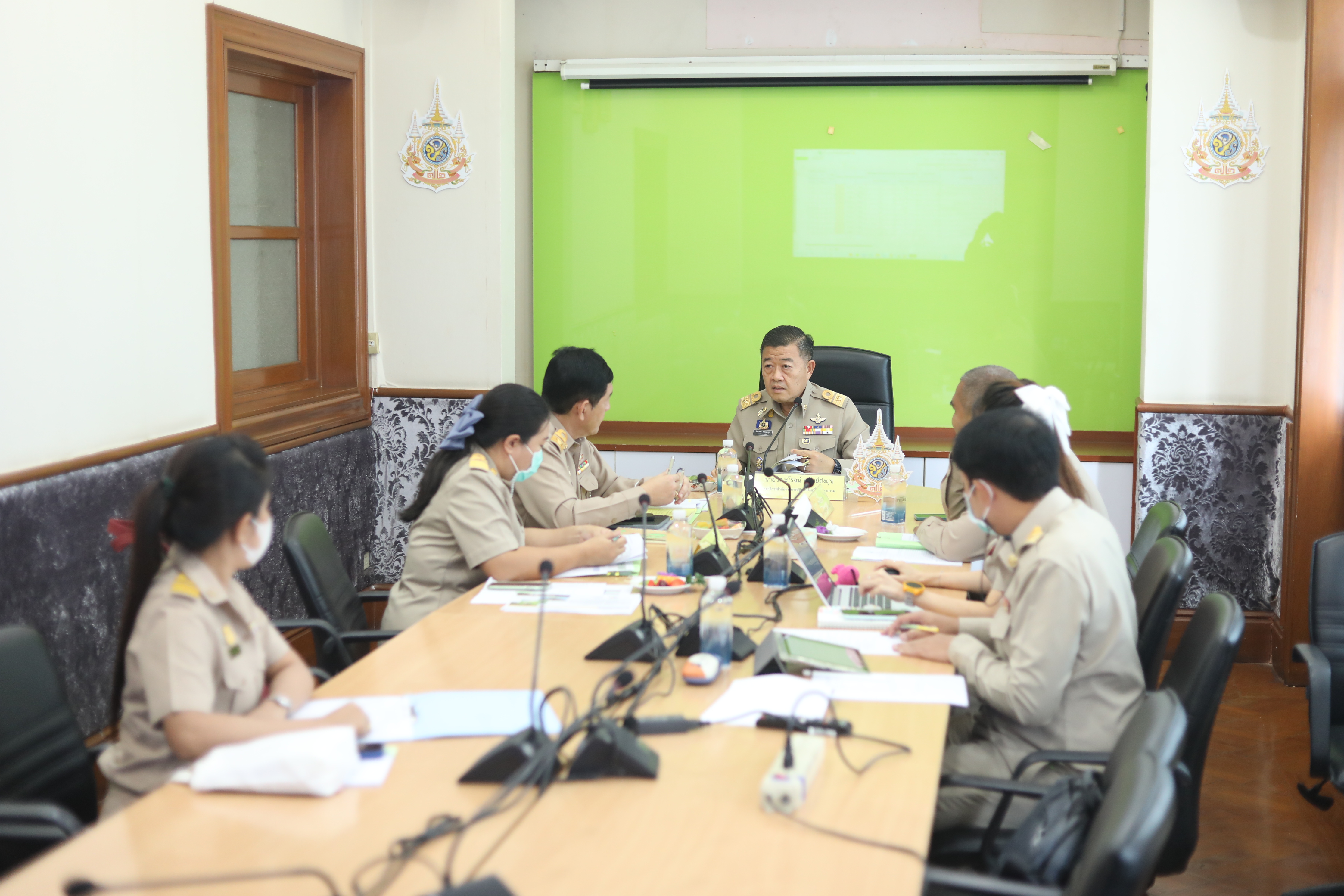 ส.ป.ก. ประชุมคณะกรรมการตัดสินการประกวดเรียงความ เนื่องในโอกาสวันคล้ายวันสถาปนา ส.ป.ก. ครบรอบ 49 ปี (ข่าวแชร์)