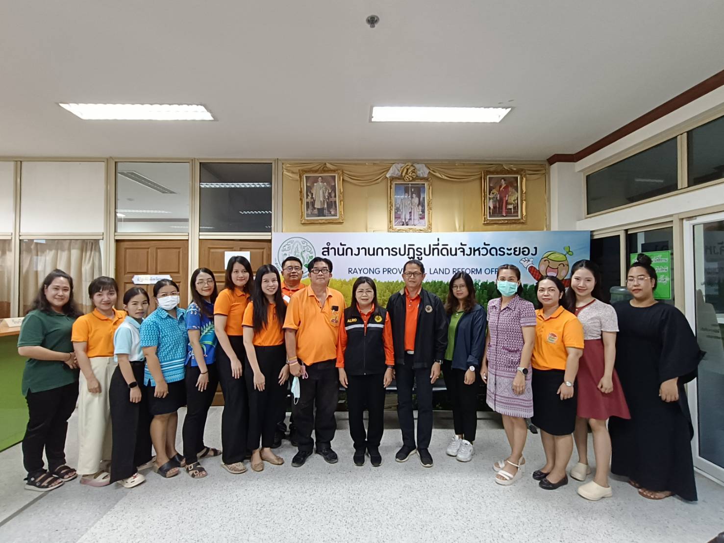 ผู้ตรวจราชการ ส.ป.ก. (เขตตรวจราชการที่ 1, 2, 8 ประชุมติดตามความก้าวหน้าผลการดำเนินงานตามแผนการตรวจราชการของ ส.ป.ก. ประจำปีงบประมาณ พ.ศ. 2567 รอบที่ 1 เขตตรวจราชการที่ 8 จังหวัดระยอง พร้อมลงพื้นที่ตรวจเยี่ยมติดตามงานในเขตปฏิรูปที่ดินจังหวัดระยอง