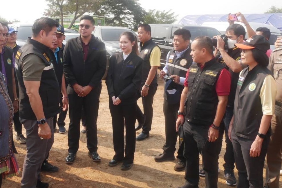 ส.ป.ก. ลงพื้นที่ ร่วมคณะ รมว.กษ. แก้ปัญหาภัยแล้ง ณ จังหวัดชัยนาท