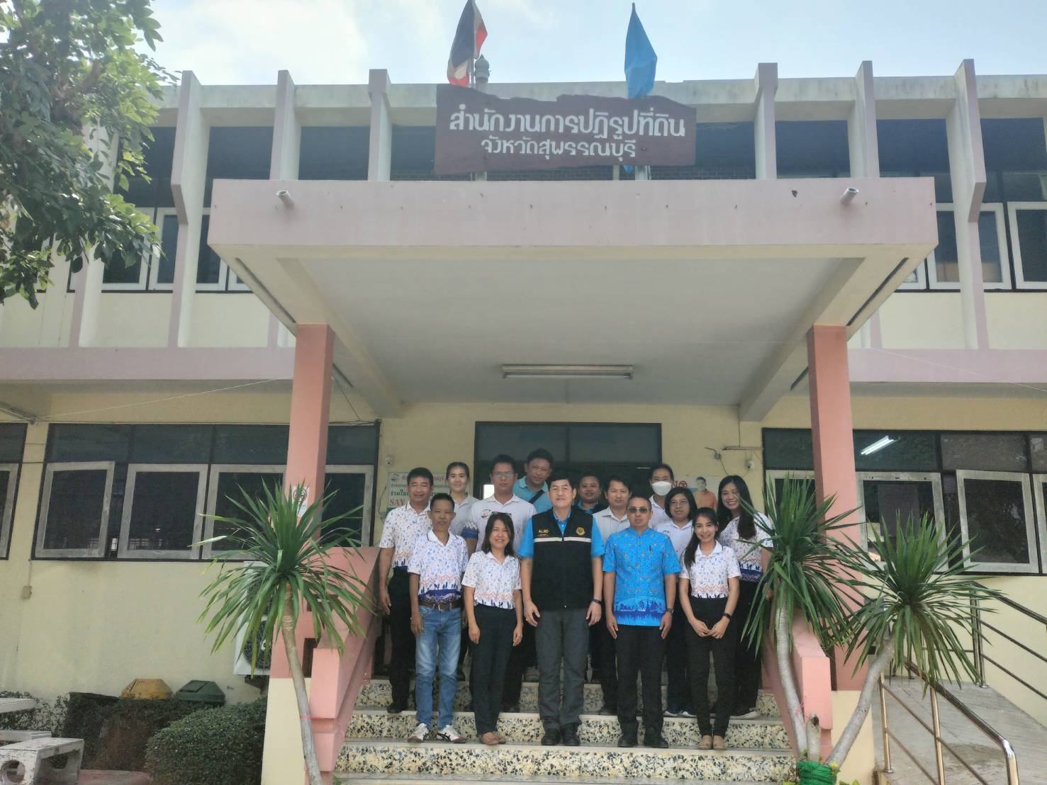 หัวหน้าผู้ตรวจราชการ ส.ป.ก. ตรวจราชการ และติดตามผลการดำเนินงาน ประจำปีงบประมาณ พ.ศ. 2567 รอบที่ 1 เขตตรวจราชการที่ 3 จังหวัดสุพรรณบุรี (ข่าวแชร์)