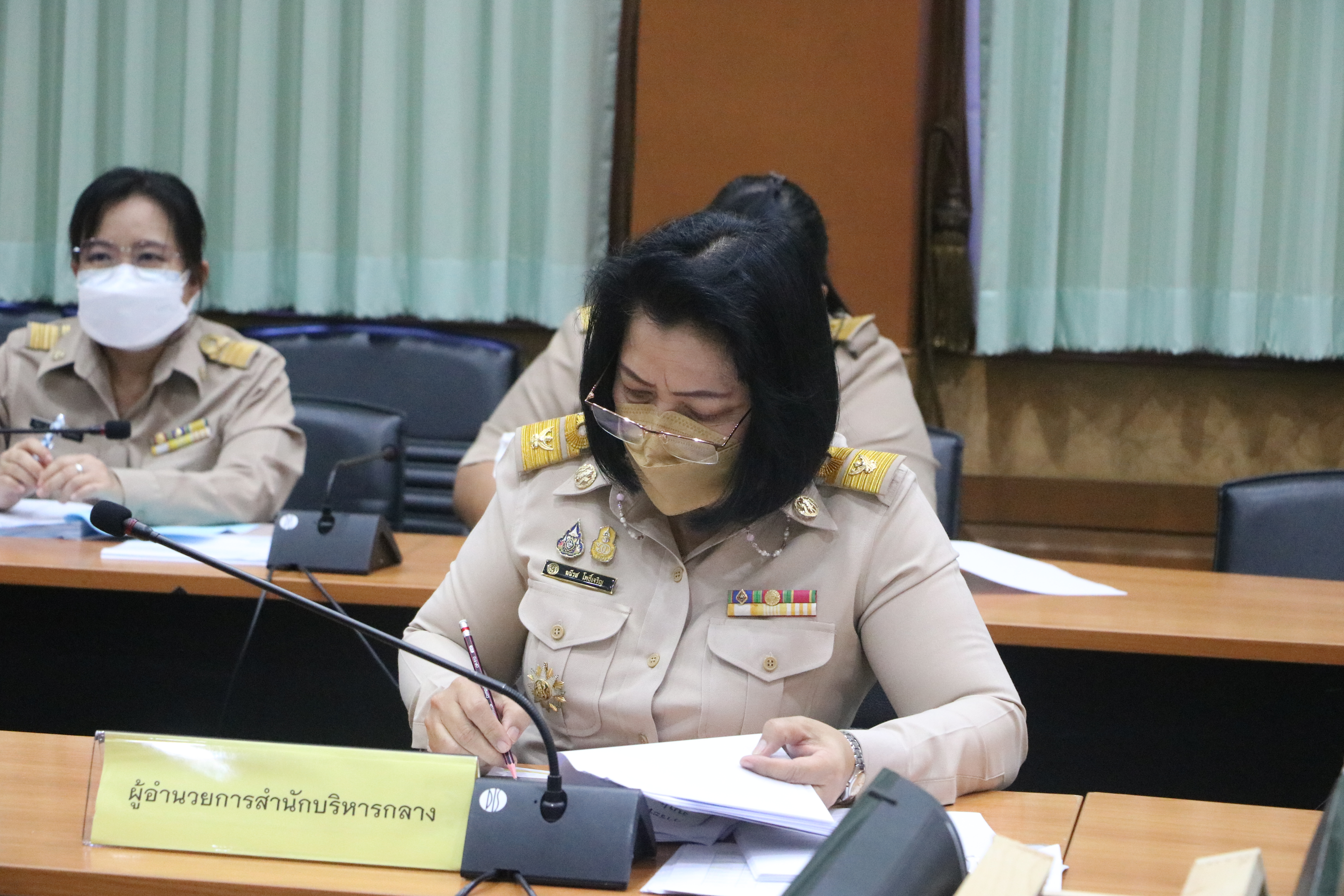 ผู้อำนวยการสำนักบริหารกลาง ร่วมประชุมทางไกลออนไลน์ (ติดตามงาน ส.ป.ก.) ครั้งที่ 1/2565 (ข่าวแชร์)