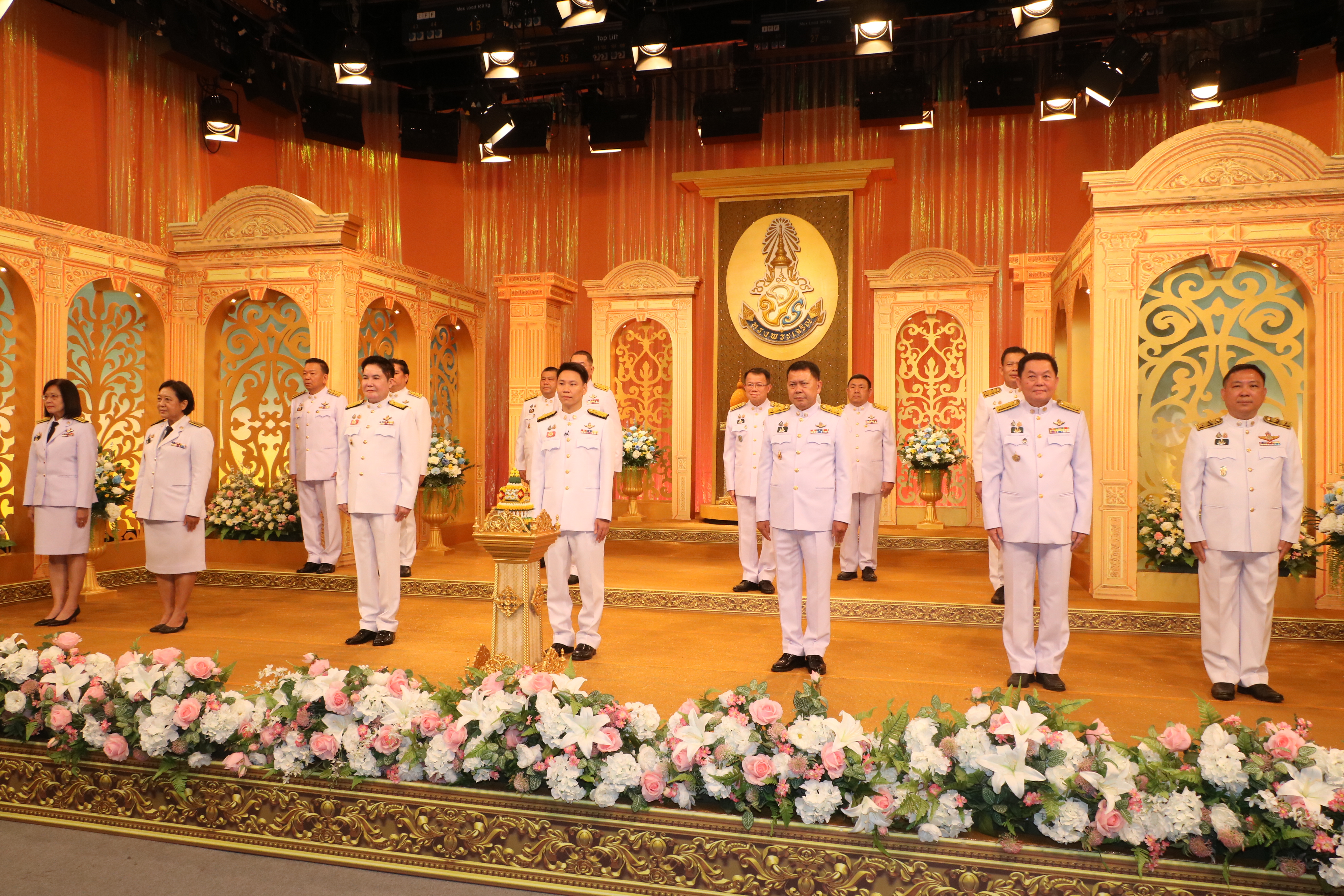ส.ป.ก. ร่วมคณะ กษ. บันทึกเทปถวายพระพรชัยมงคล เนื่องในโอกาสมหามงคลเฉลิมพระชนมพรรษา 73 พรรษา พระบาทสมเด็จพระปรเมนทรรามาธิบดีศรีสินทร มหาวชิราลงกรณ พระวชิรเกล้าเจ้าอยู่หัว