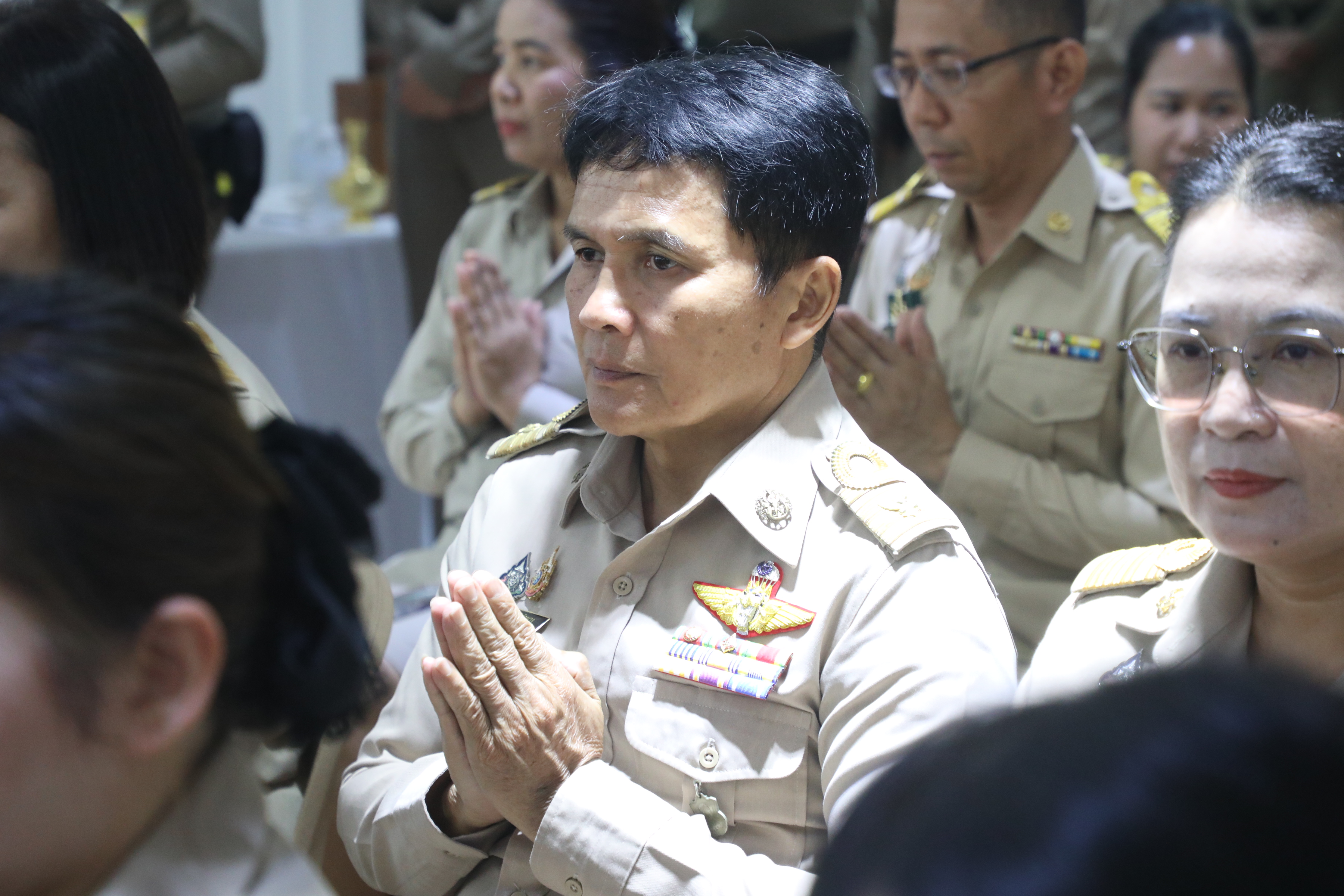 ส.ป.ก. เข้าร่วมงานพิธีพระพุทธมนต์ ถวายเป็นพระราชกุศลแด่ พระบาทสมเด็จพระเจ้าอยู่หัว เนื่องในโอกาสมหามงคลเฉลิมพระชนมพรรษา 73 พรรษา (ข่าวแชร์)