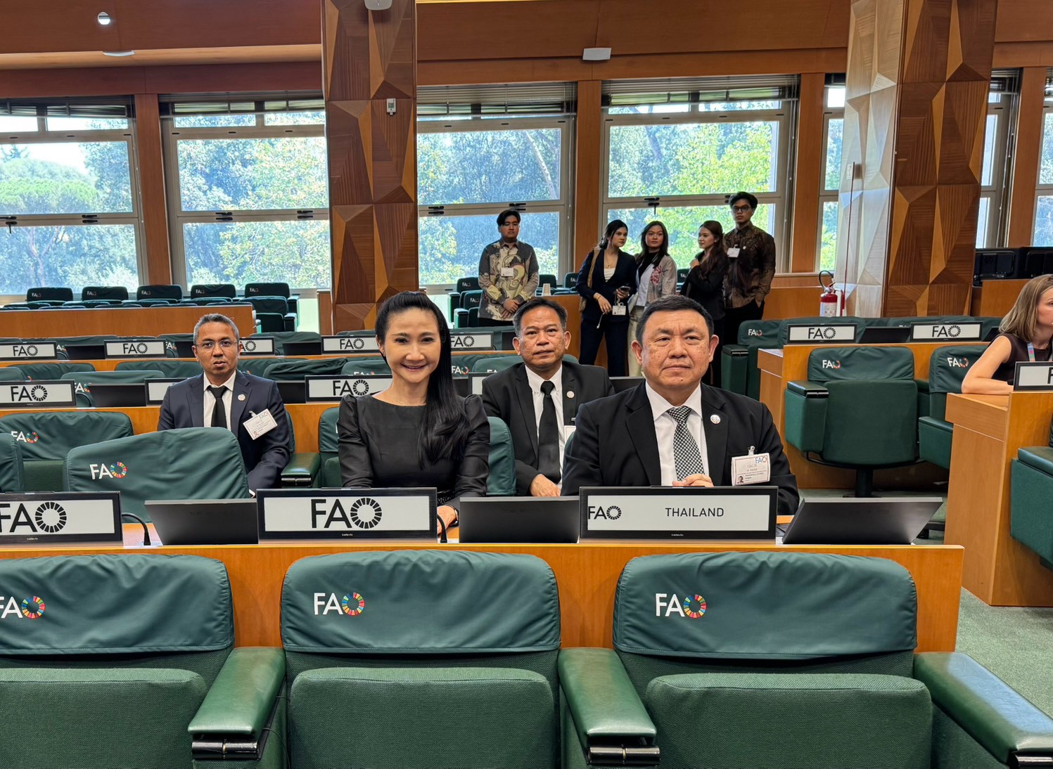 ส.ป.ก. เข้าร่วมการประชุมคณะกรรมการด้านการเกษตร (COAG) สมัยที่ 30 ณ กรุงโรม สาธารณรัฐอิตาลี เสนอถ้อยแถลงเกี่ยวกับแนวปฏิบัติสำหรับการวางแผนการใช้ที่ดินแบบบูรณาการ 