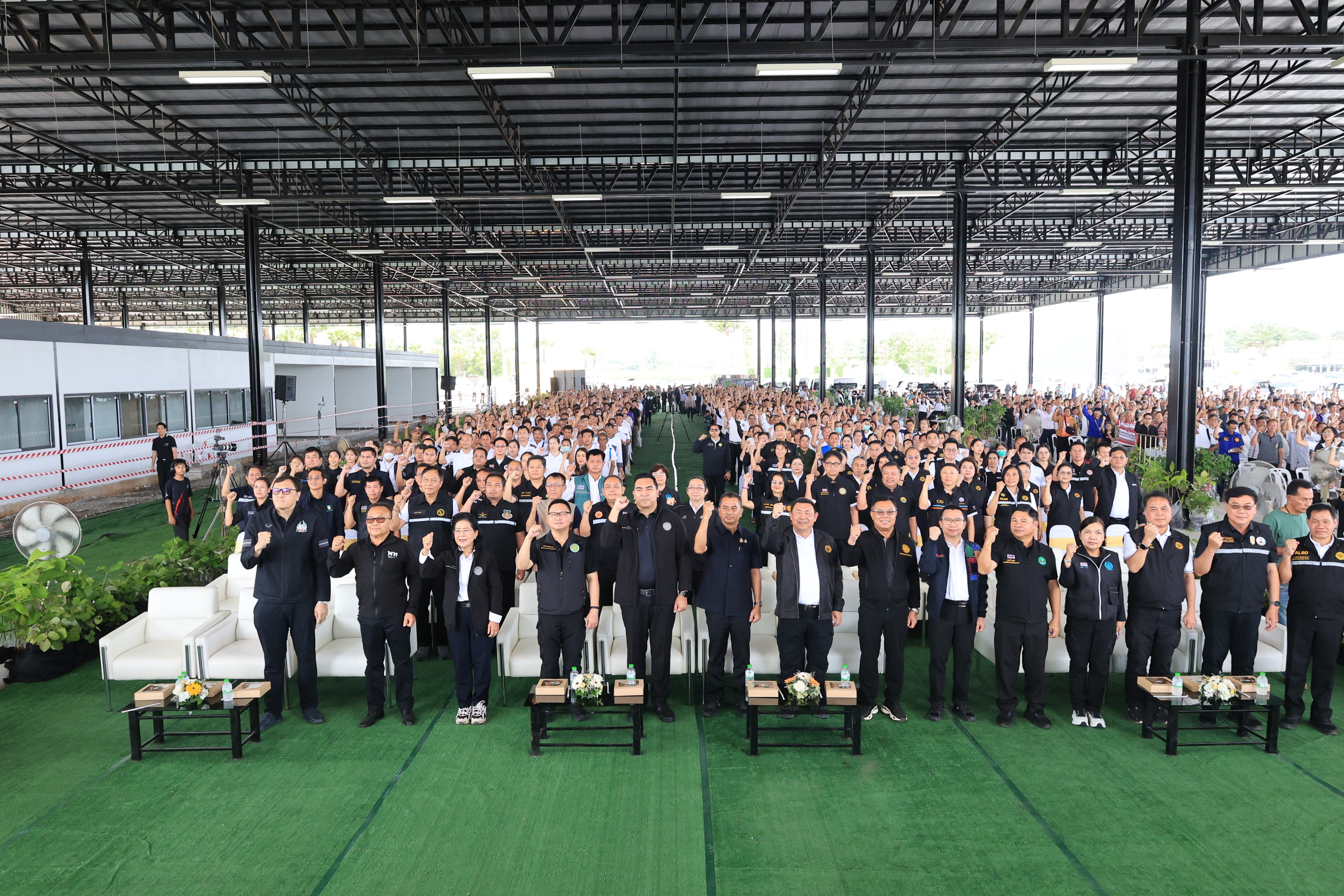 วัชระพล คิกออฟ “โครงการปลูกเพื่อเปลี่ยนฯ น้อมนำศาสตร์พระราชาพลิกฟื้นผืนดินปฏิรูปสู่พื้นที่สีเขียว   