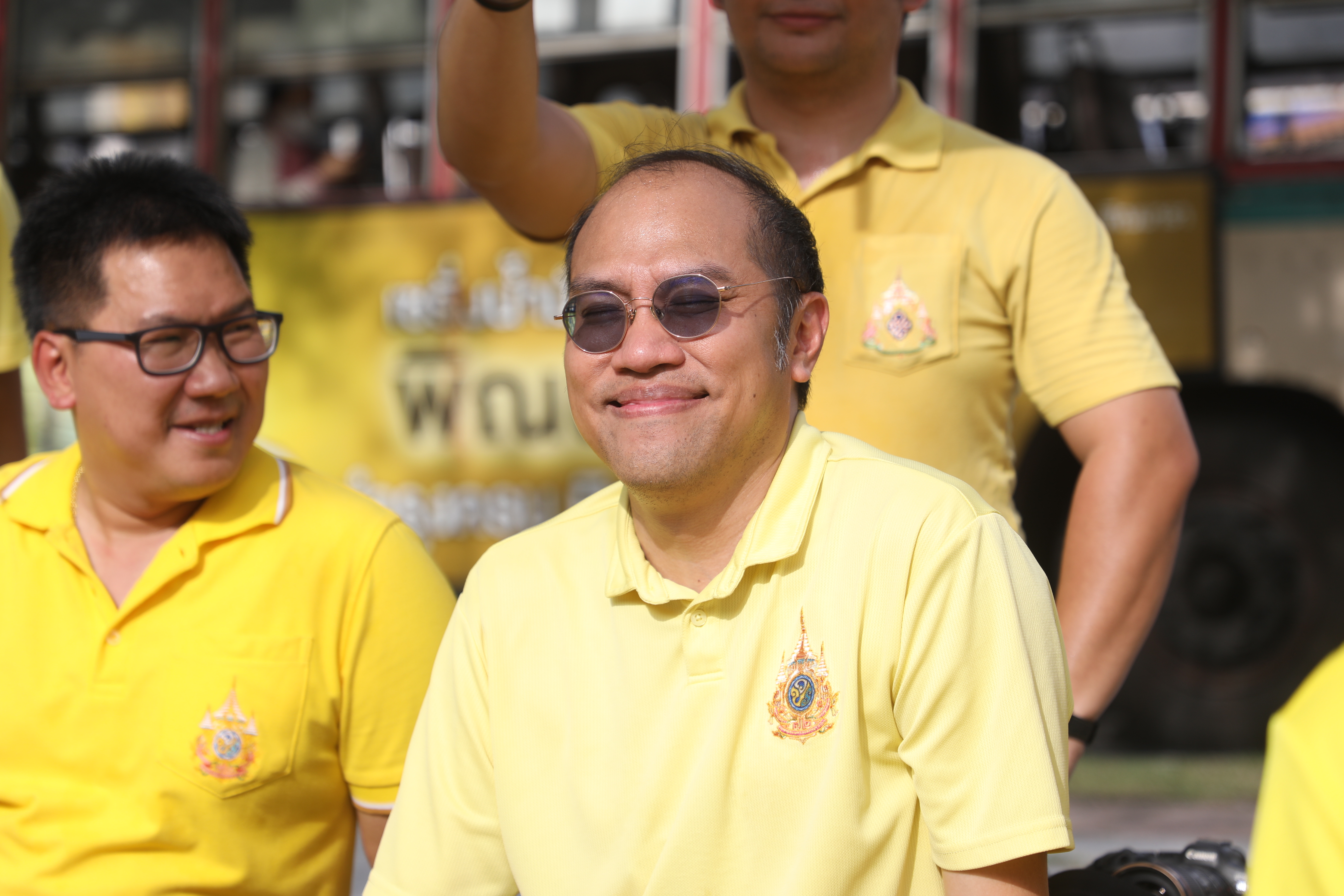 ส.ป.ก. ร่วมเฝ้ารับเสด็จฯ พระบาทสมเด็จพระเจ้าอยู่หัว และ สมเด็จพระนางเจ้า ฯ พระบรมราชินี เนื่องในโอกาสเสด็จพระราชดำเนินไปในการ พระราชพิธีเฉลิมพระชนมพรรษา 28 กรกฎาคม 2569 