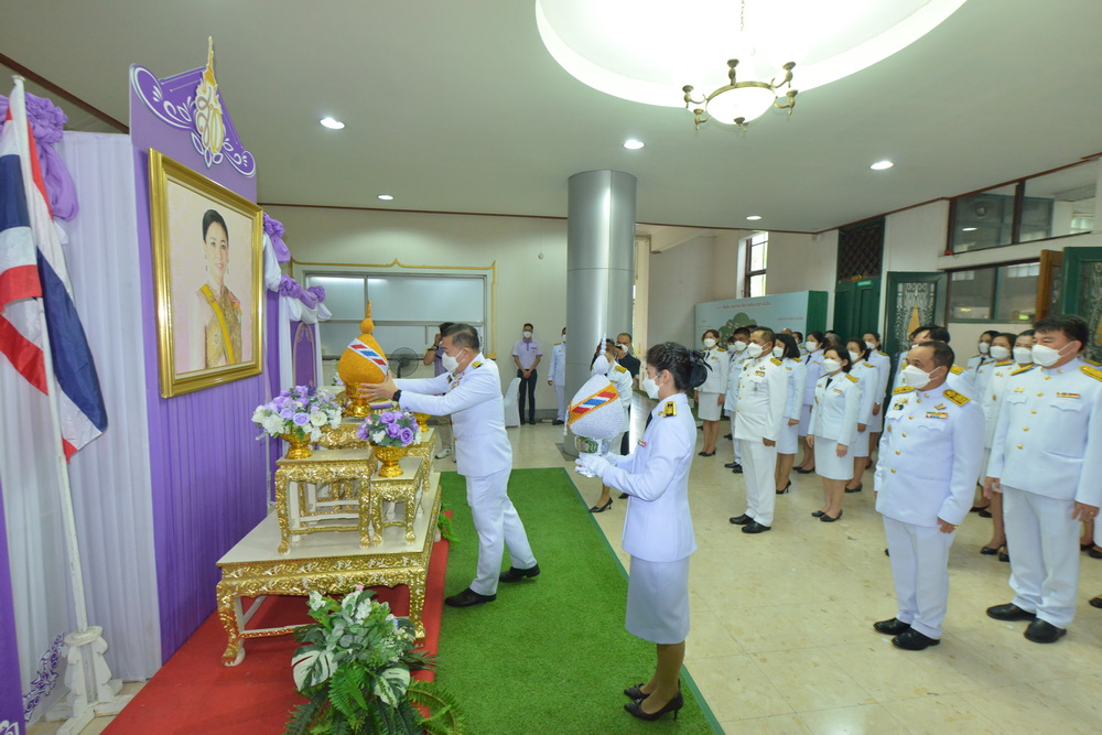 เลขาธิการ ส.ป.ก. วางพานพุ่ม ลงนามถวายพระพร สมเด็จพระนางเจ้าฯ พระบรมราชินี เนื่องในโอกาสวันเฉลิมพระชนมพรรษา 3 มิถุนายน 2566 (ข่าวแชร์)
