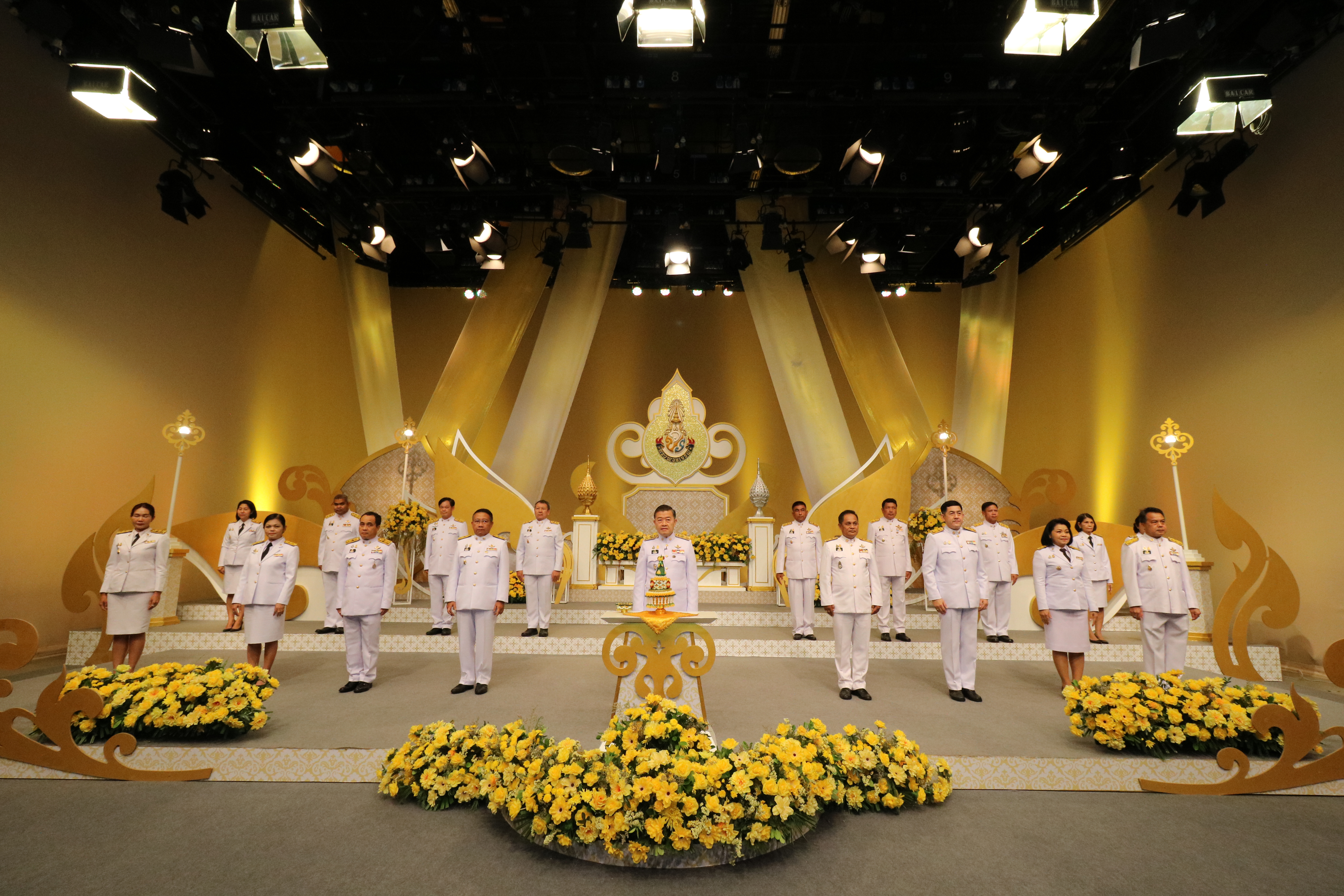 คณะผู้บริหาร ส.ป.ก. บันทึกเทปถวายพระพรชัยมงคล พระบาทสมเด็จพระวชิรเกล้าเจ้าอยู่หัว เนื่องในโอกาสวันเฉลิมพระชนมพรรษา 71 พรรษา (ข่าวแชร์)