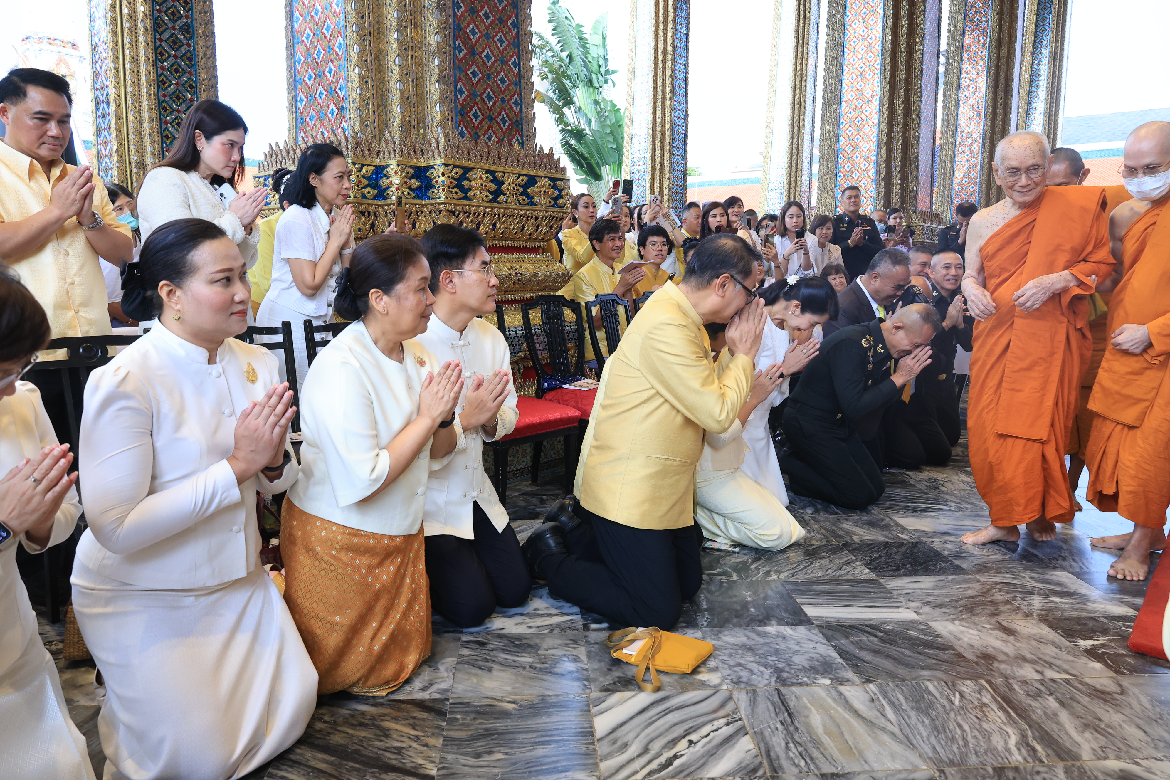 ส.ป.ก. ร่วมพิธีเจริญพระพุทธมนต์ถวายพระพรชัยมงคลแด่ พระบาทสมเด็จพระเจ้าอยู่หัวพระบรมวงศานุวงศ์ ประจำปีพุทธศักราช 2568