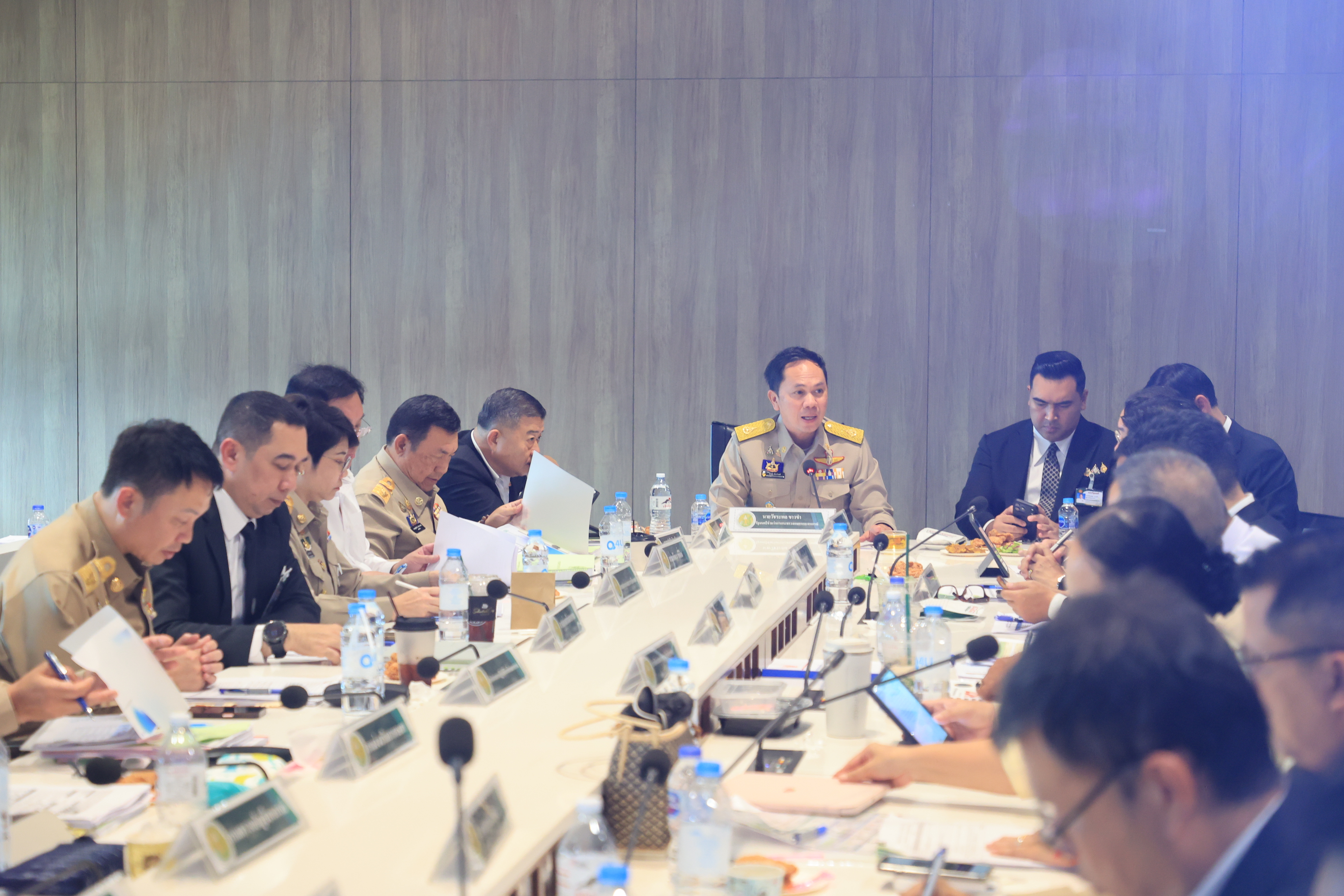 ส.ป.ก. ร่วมประชุมหลักเกณฑ์พิจารณากลั่นกรองแผนงาน/โครงการ ภายใต้พระราชกำหนดให้อำนาจกระทรวงการคลังกู้เงินเพื่อแก้ไขปัญหาผลกระทบจากสถานการณ์วิกฤตด้านพลังงาน และสร้างการเปลี่ยนผ่านด้านพลังงานของประเทศ พ.ศ. 2569 (ข่าวแชร์)