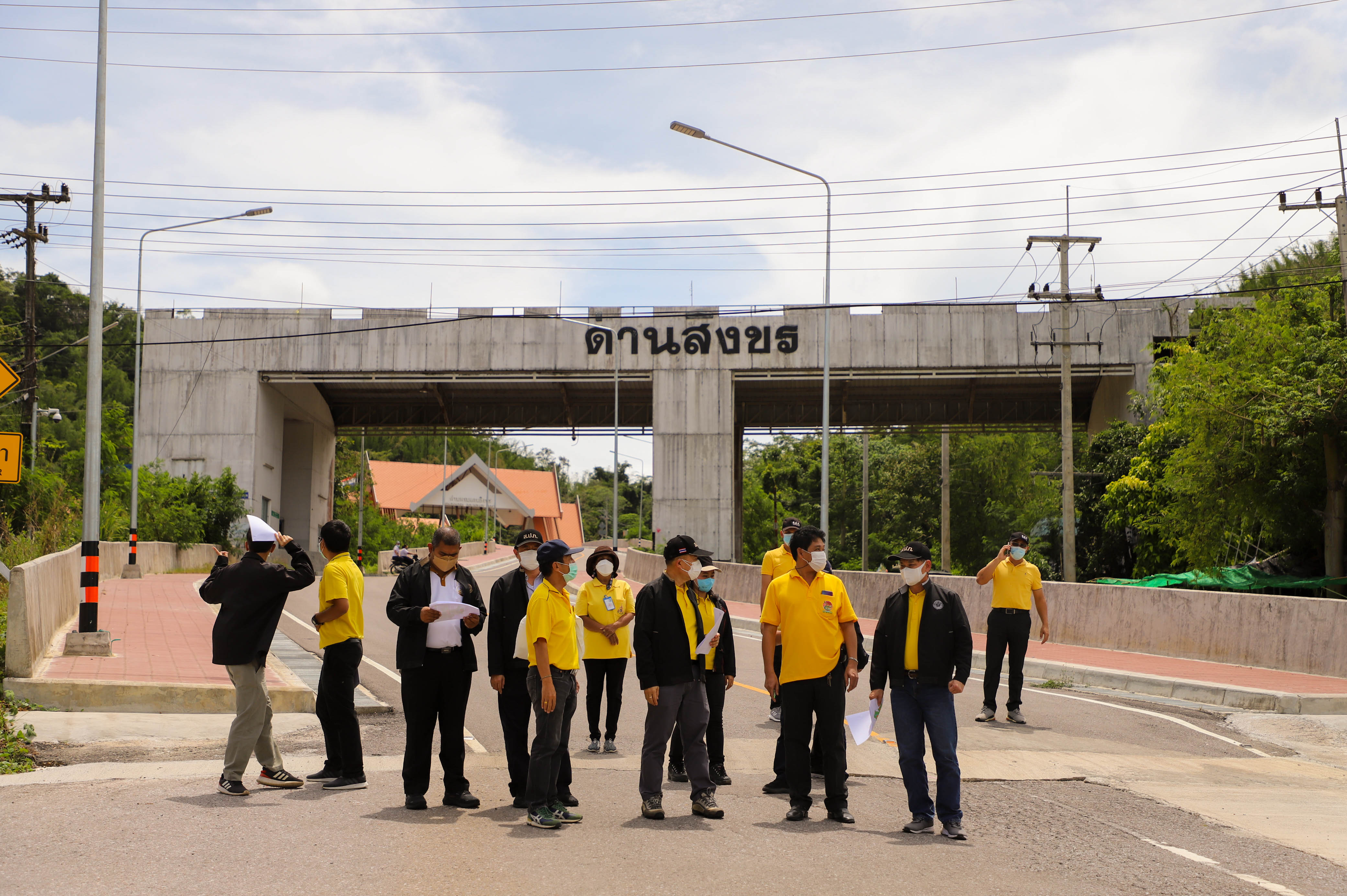 เลขาธิการ ส.ป.ก.ลงพื้นที่ด่านสิงขร พร้อมเยี่ยมพื้นที่วนเกษตรในเขตปฏิรูปที่ดิน จ.ประจวบคีรีขันธ์