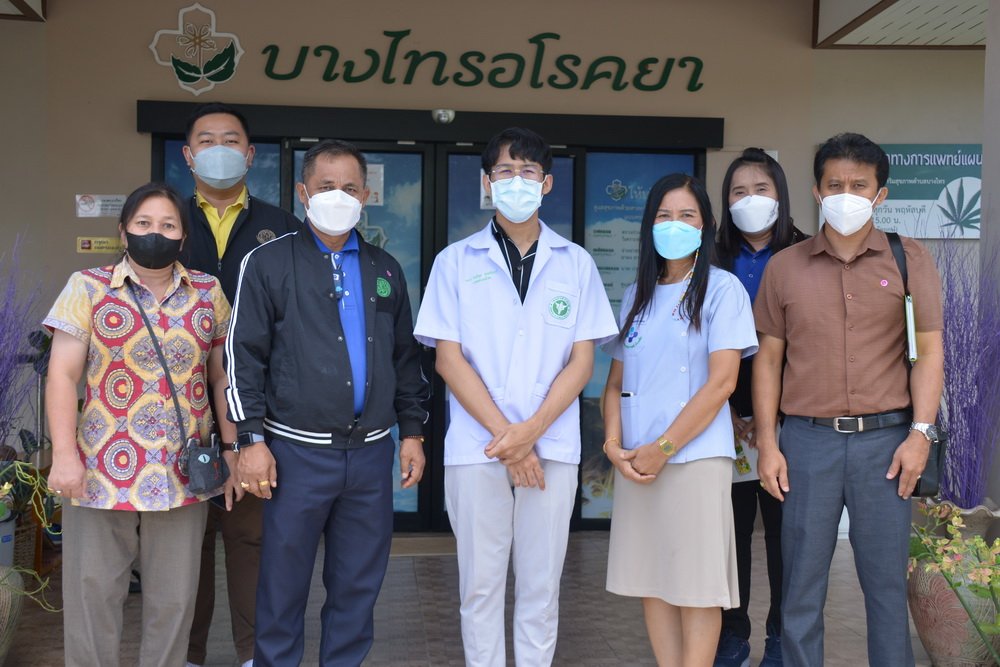 รองเลขาธิการ ส.ป.ก. ลงพื้นที่จังหวัดสุราษฎร์ธานี เยี่ยมชมการดำเนินงานด้านแพทย์แผนไทยและส่งเสริมการใช้ภูมิปัญญาการแพทย์แผนไทยในการรักษาโรค (ข่าวแชร์)