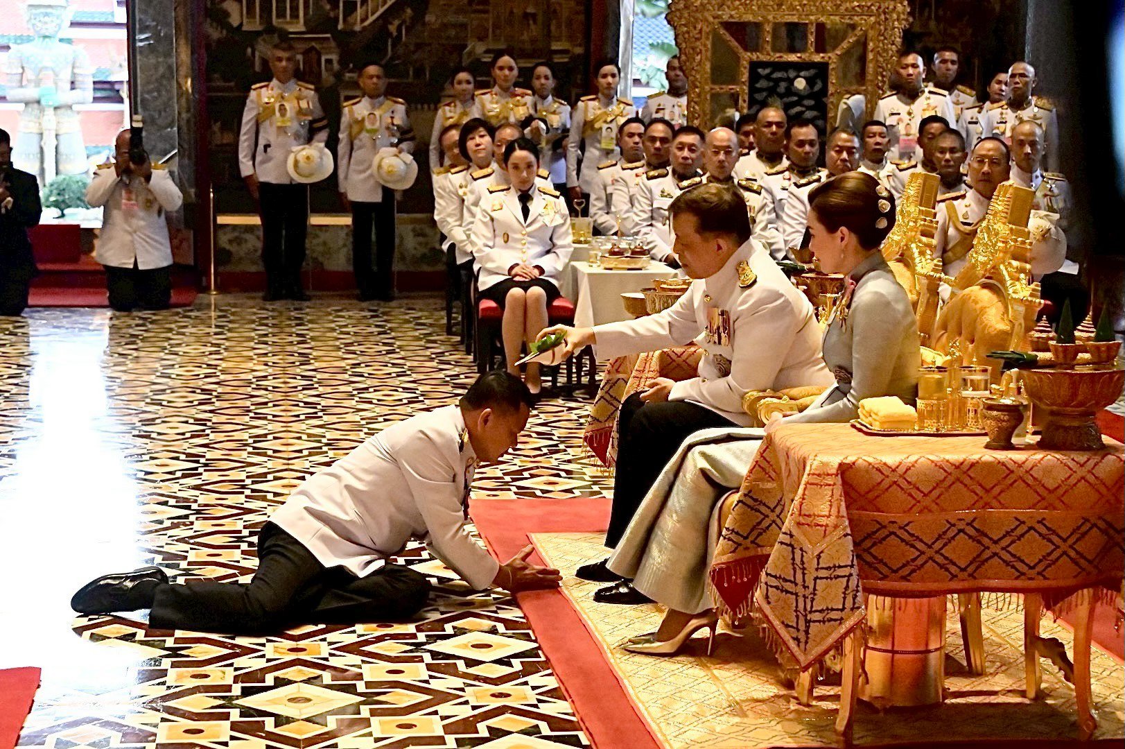 พระบาทสมเด็จพระเจ้าอยู่หัว และสมเด็จพระนางเจ้า ฯ พระบรมราชินี เสด็จพระราชดำเนินไปในการพระราชพิธีพืชมงคล พุทธศักราช ๒๕๖๘ (ข่าวแชร์)